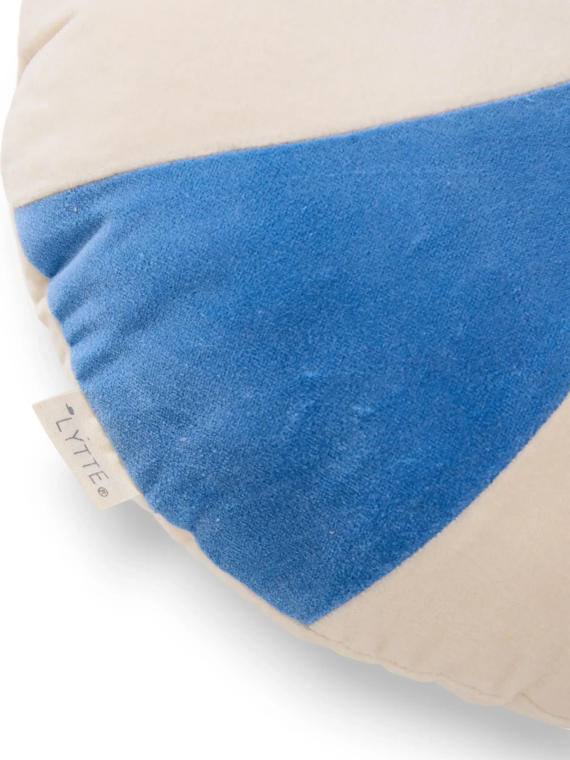 Kissen Cecilia Blau/Weiß im Design Streifen aus  von Lytte
