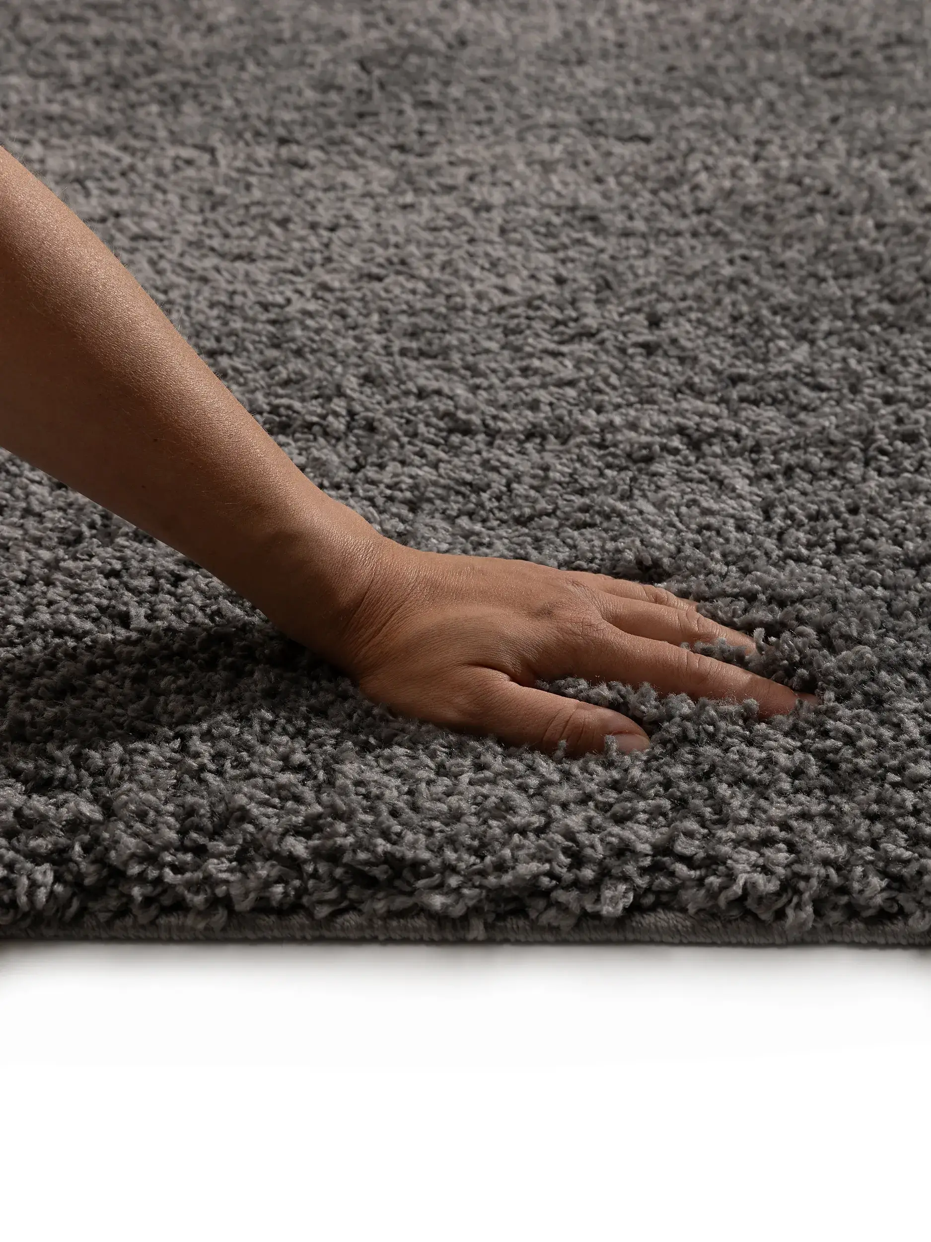Rug made of 100% Polypropylen in Grey with a 100% Polypropylen high pile by benuta Basic