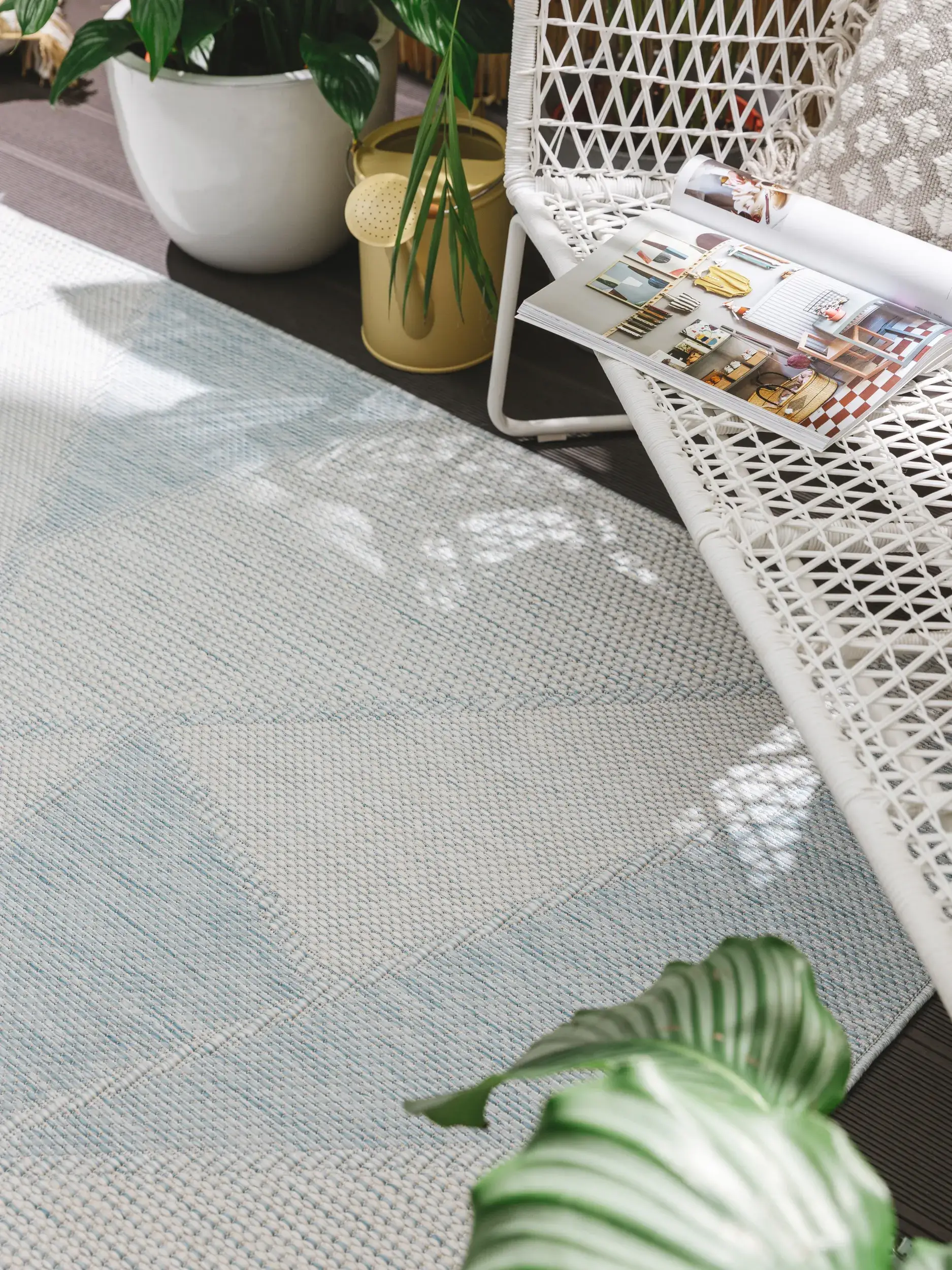 Rug made of 100% Polypropylen in Blue with a 100% Polypropylen high pile by benuta Nest