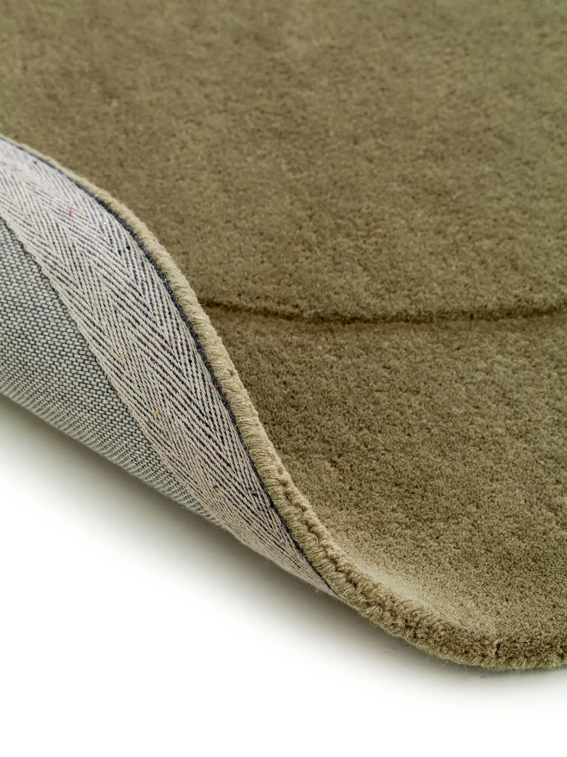 Rug made of 100% Wolle in Grün with a 100% Wolle high pile by benuta Pure