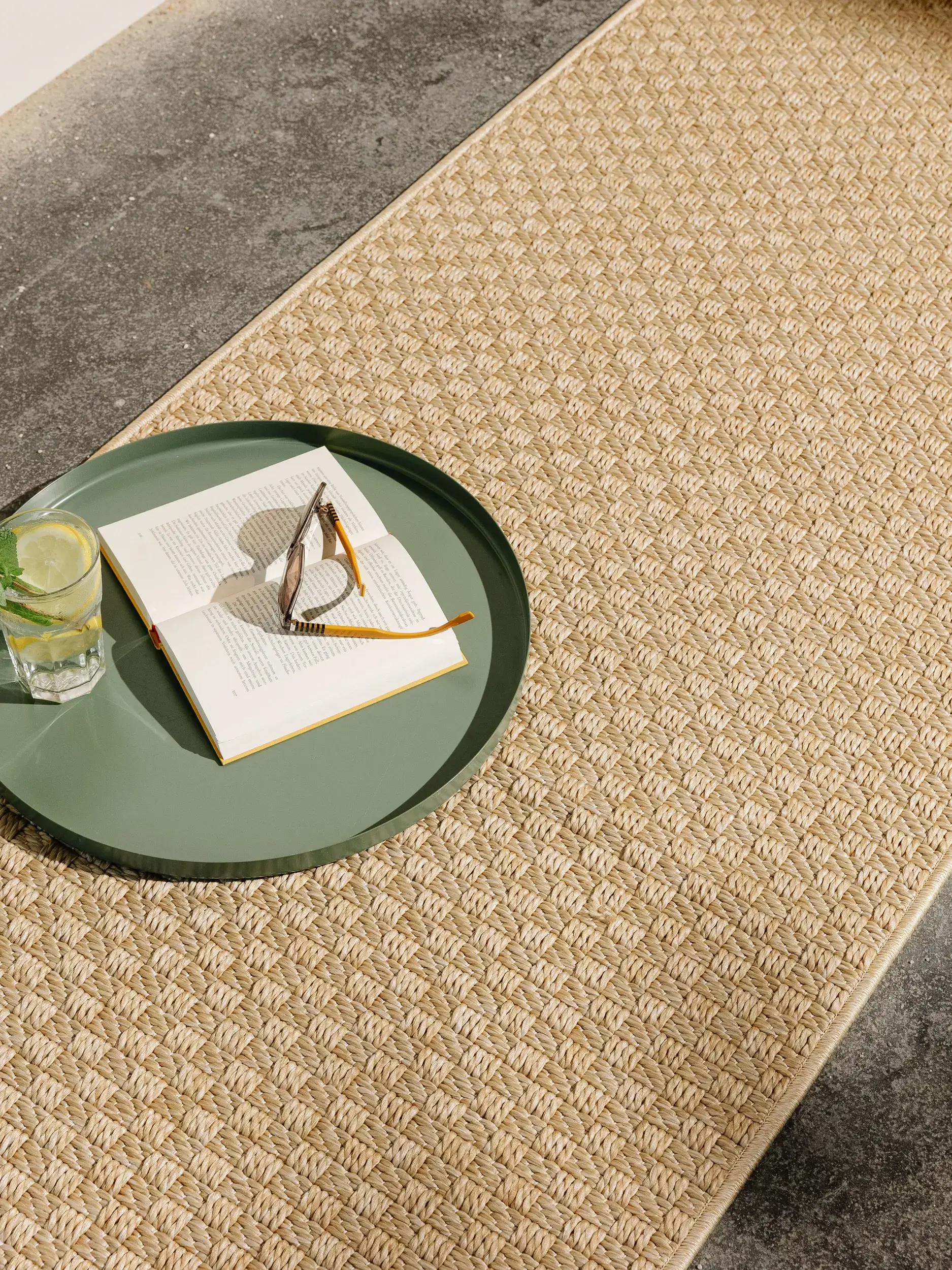 Teppich aus 100% Polypropylen in Beige mit 100% Polypropylen hohem Flor von benuta Pop