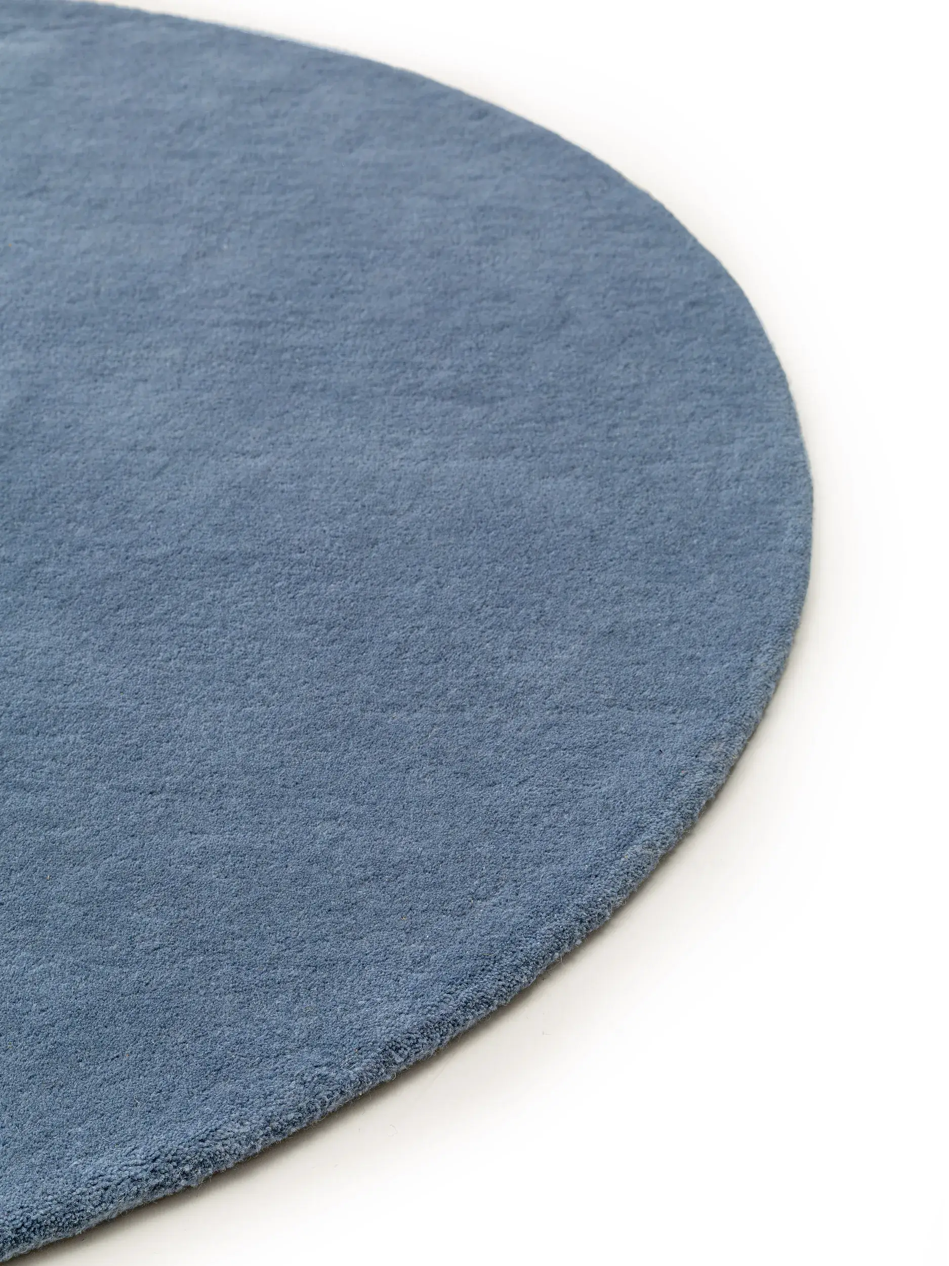 Teppich aus 100% Wolle in Blau mit 100% Wolle hohem Flor von benuta Nest