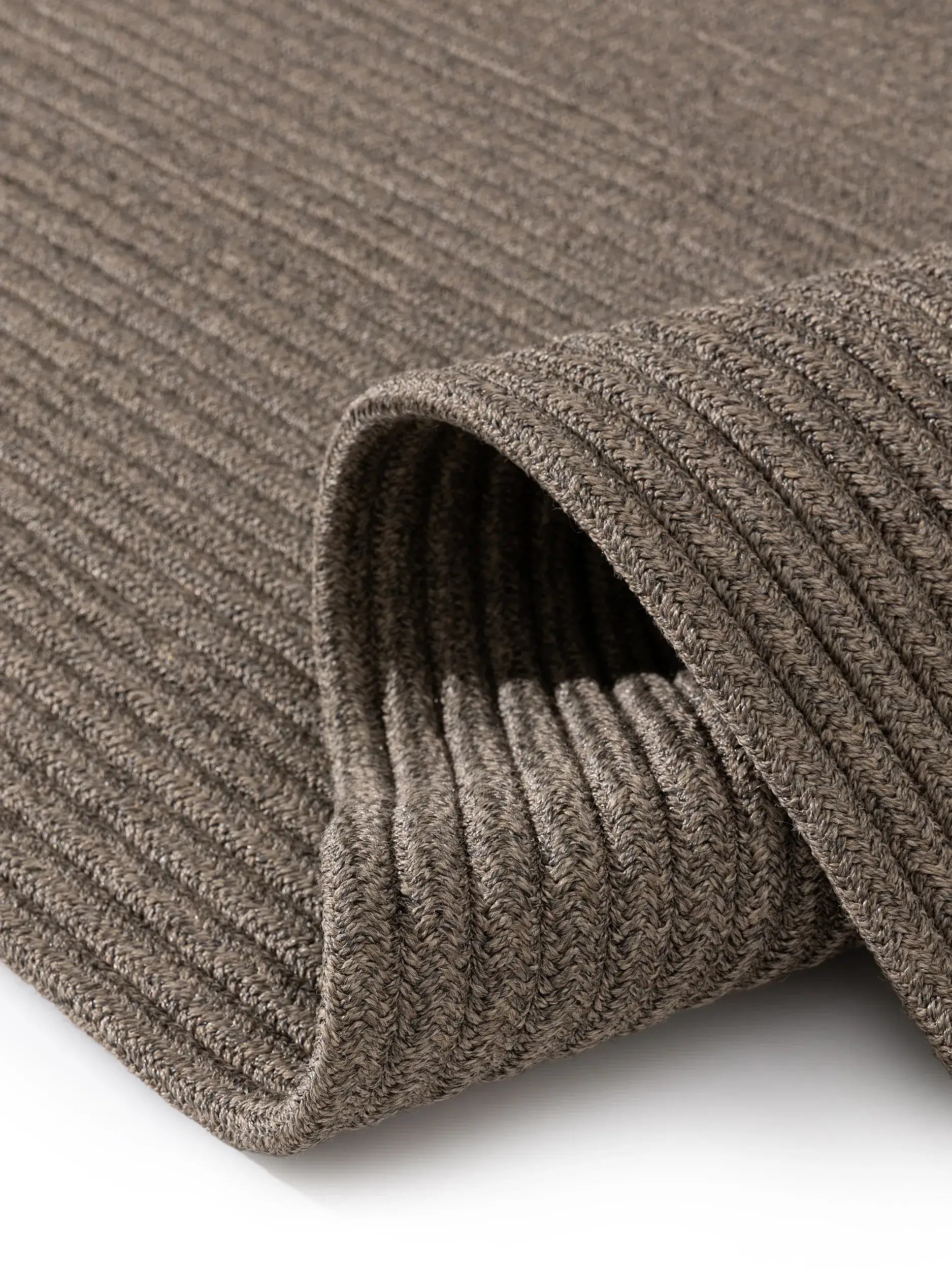 Teppich aus 80% Polypropylen, 20% Polyester in Grau mit 80% Polypropylen, 20% Polyester hohem Flor von benuta Finest