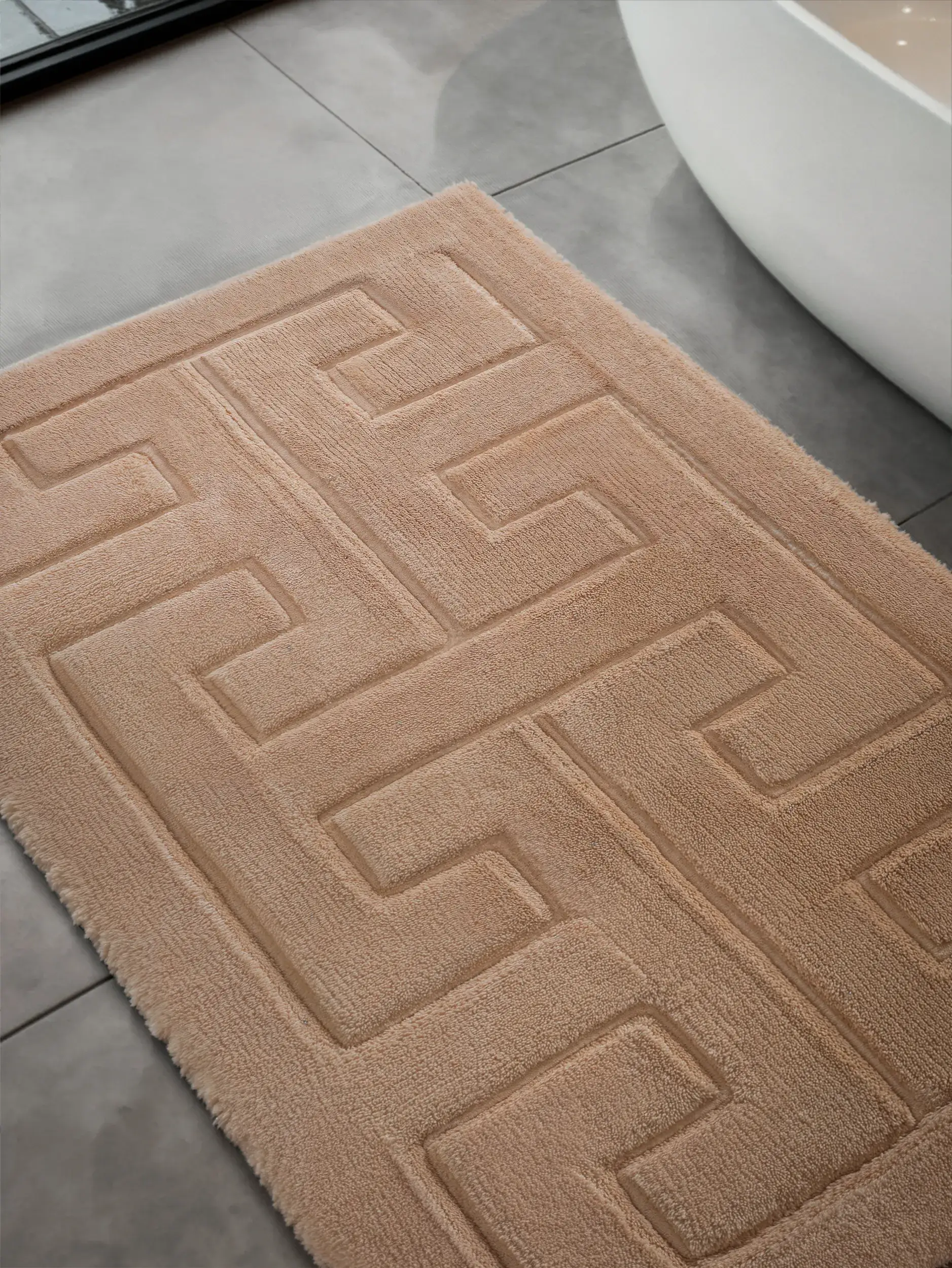 Tappeto da bagno Helios Taupe di benuta Finest