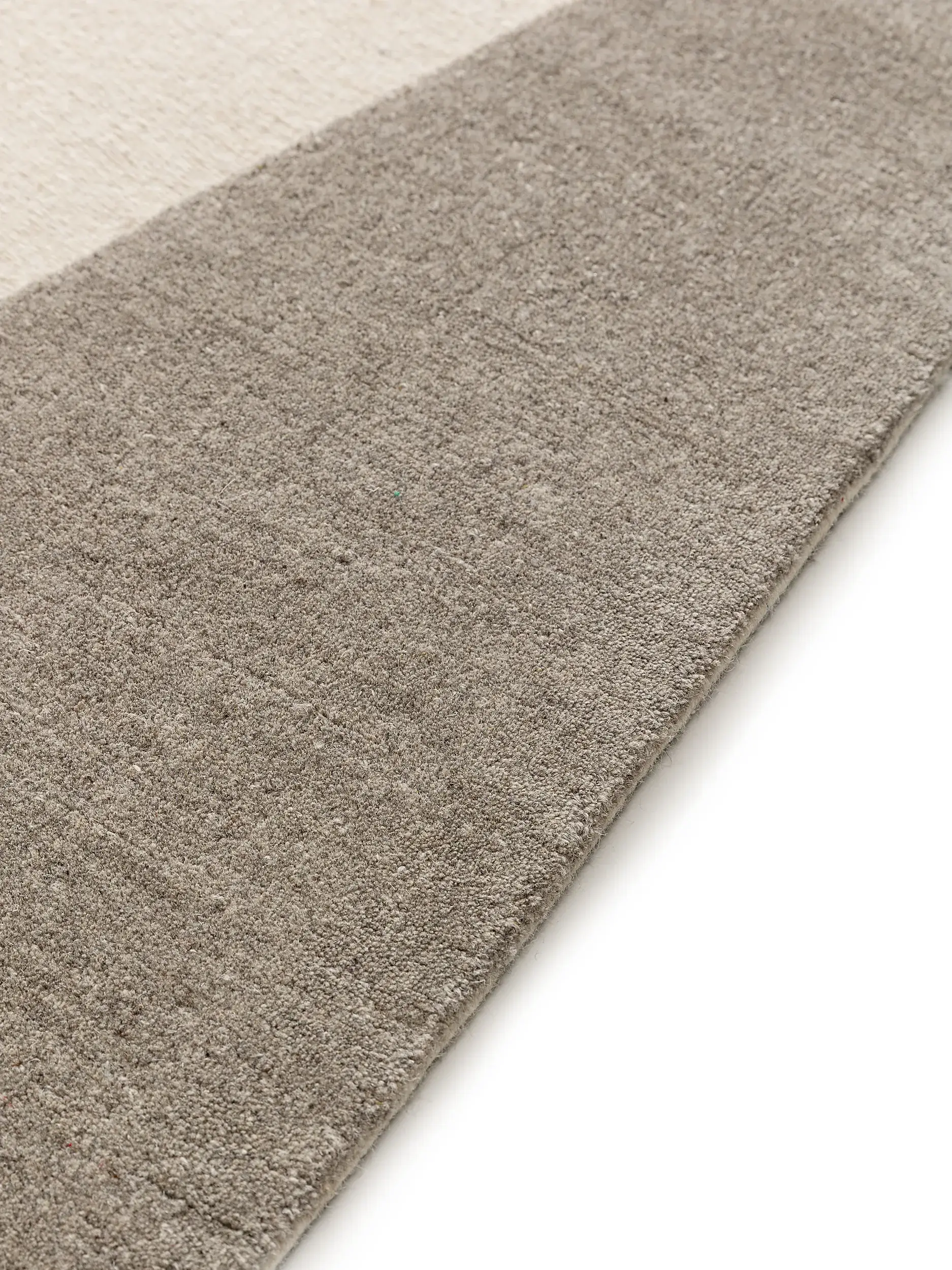 Teppich aus 80% Wolle, 20% Baumwolle in Grau mit 80% Wolle, 20% Baumwolle hohem Flor von benuta Pure