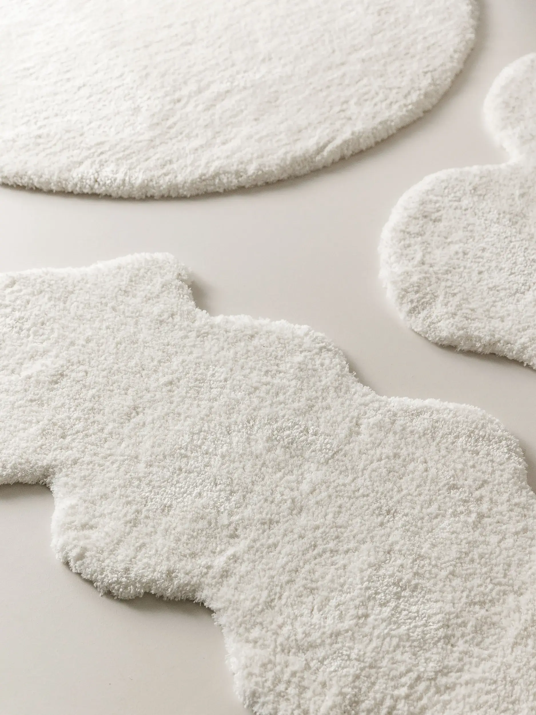 Rug made of 100% Polyester in Weiß with a 100% Polyester high pile by benuta Nest