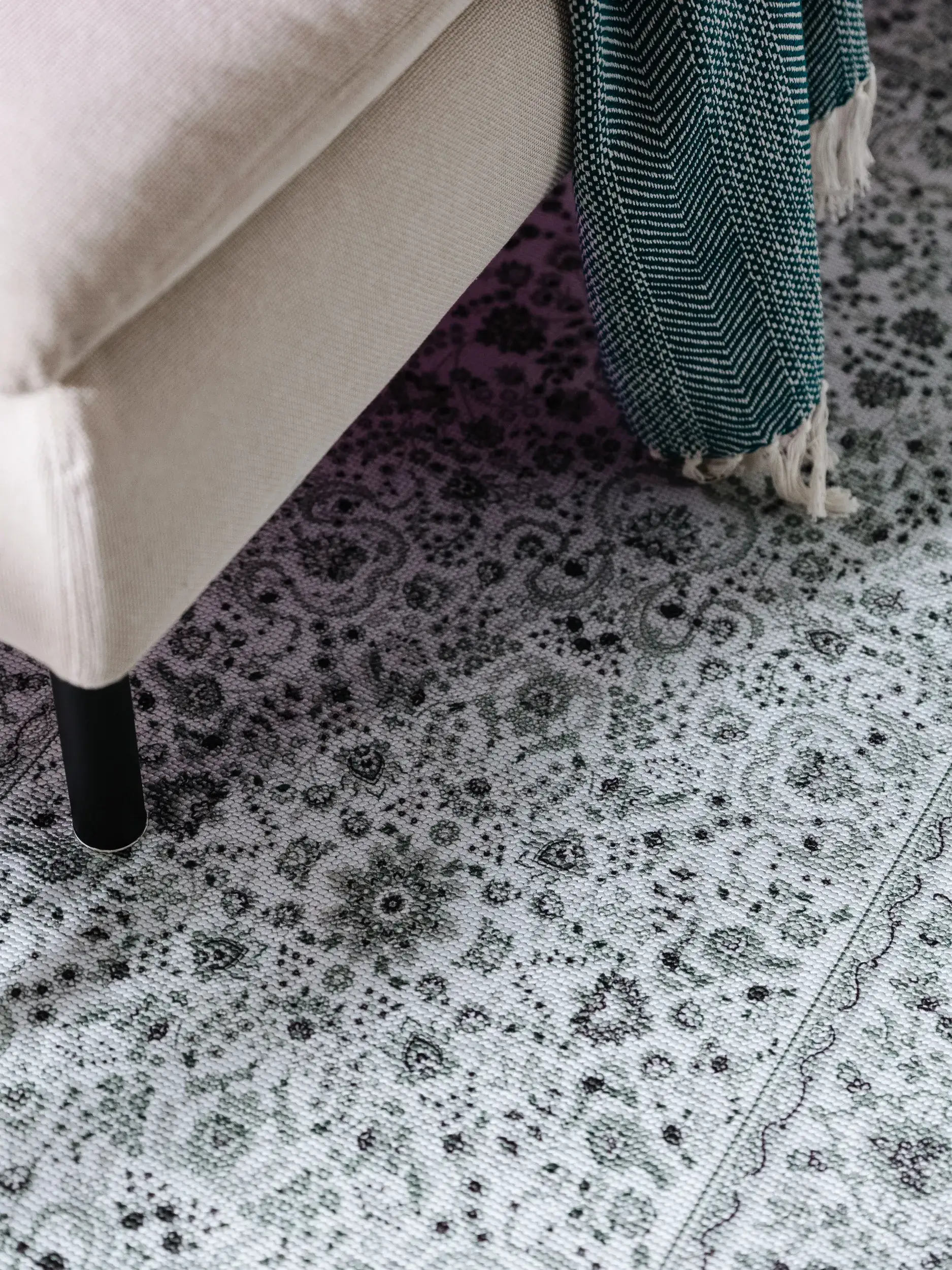 Tappeto di 70% Poliestere, 30% Cotone in Verde con pelo alto 70% Poliestere, 30% Cotone da benuta POP
