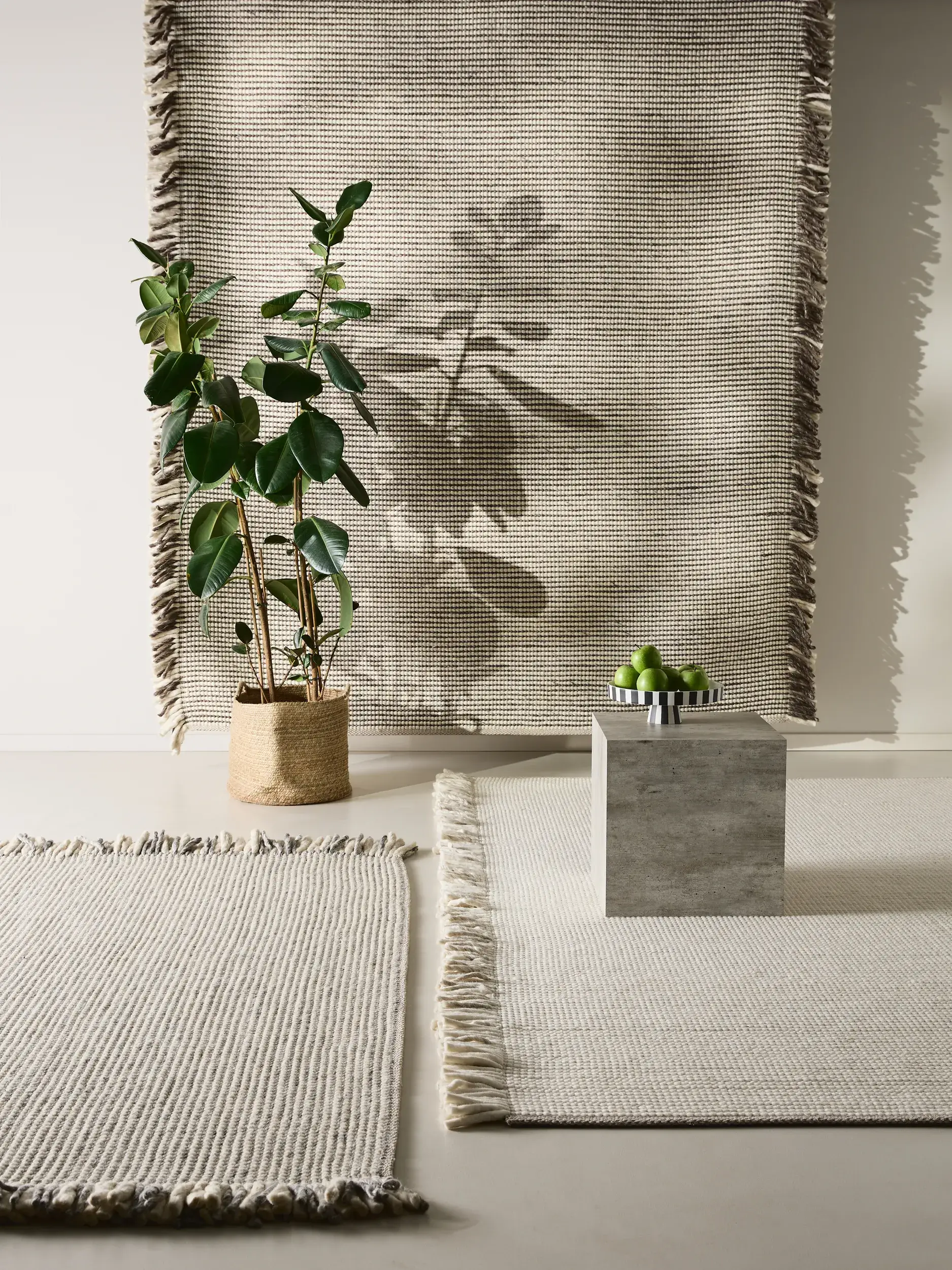 Matto 60% Wolle, 25% Polyester, 15% Viskosea värissä Beige 60% Wolle, 25% Polyester, 15% Viskose korkealla nukalla merkiltä benuta Pure