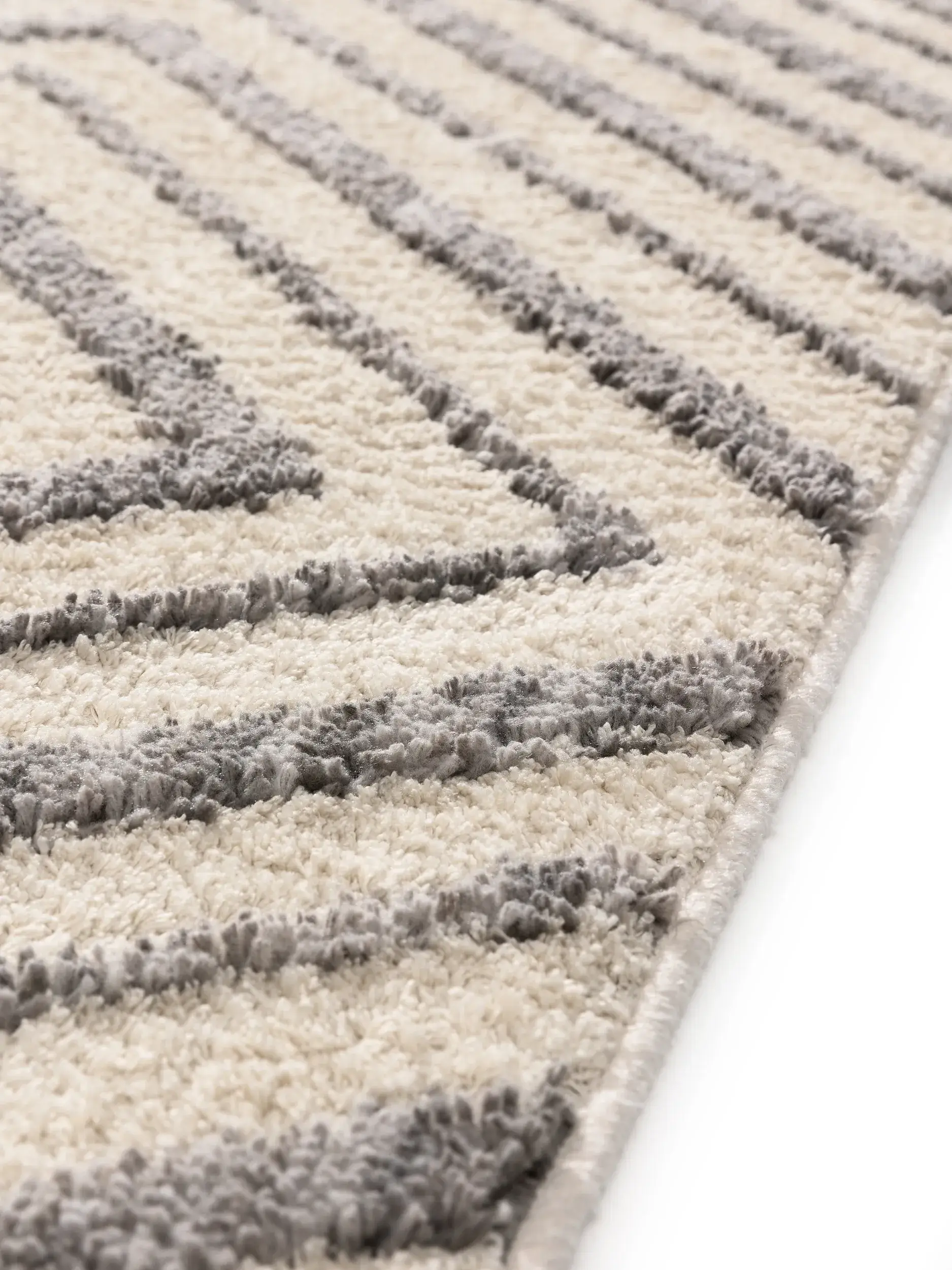 Rug made of 100% Polyester in White with a 100% Polyester high pile by benuta Pop