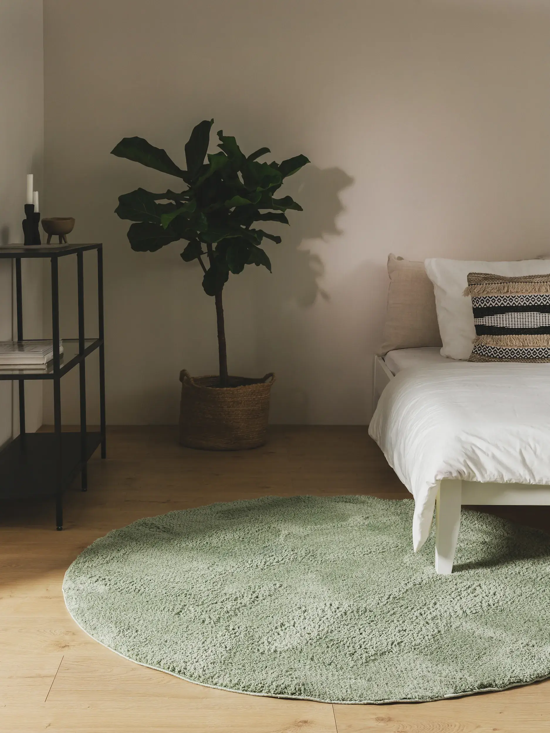 Teppich aus 100% Polyester (Microfiber) in Grün mit 100% Polyester (Microfiber) hohem Flor von benuta Nest