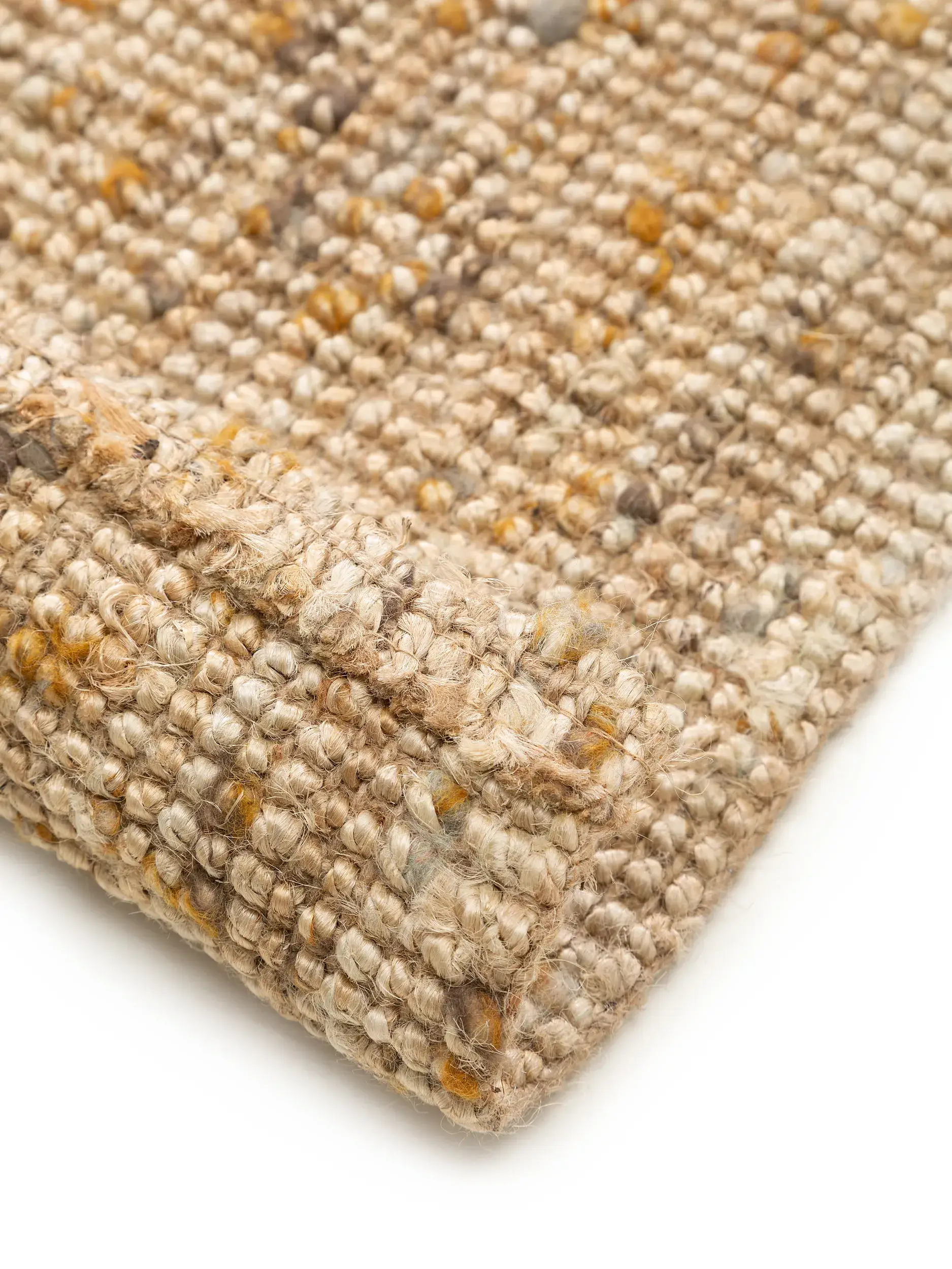 Matto 85% Jute, 15% Wollea värissä Gelb 85% Jute, 15% Wolle korkealla nukalla merkiltä benuta Pure