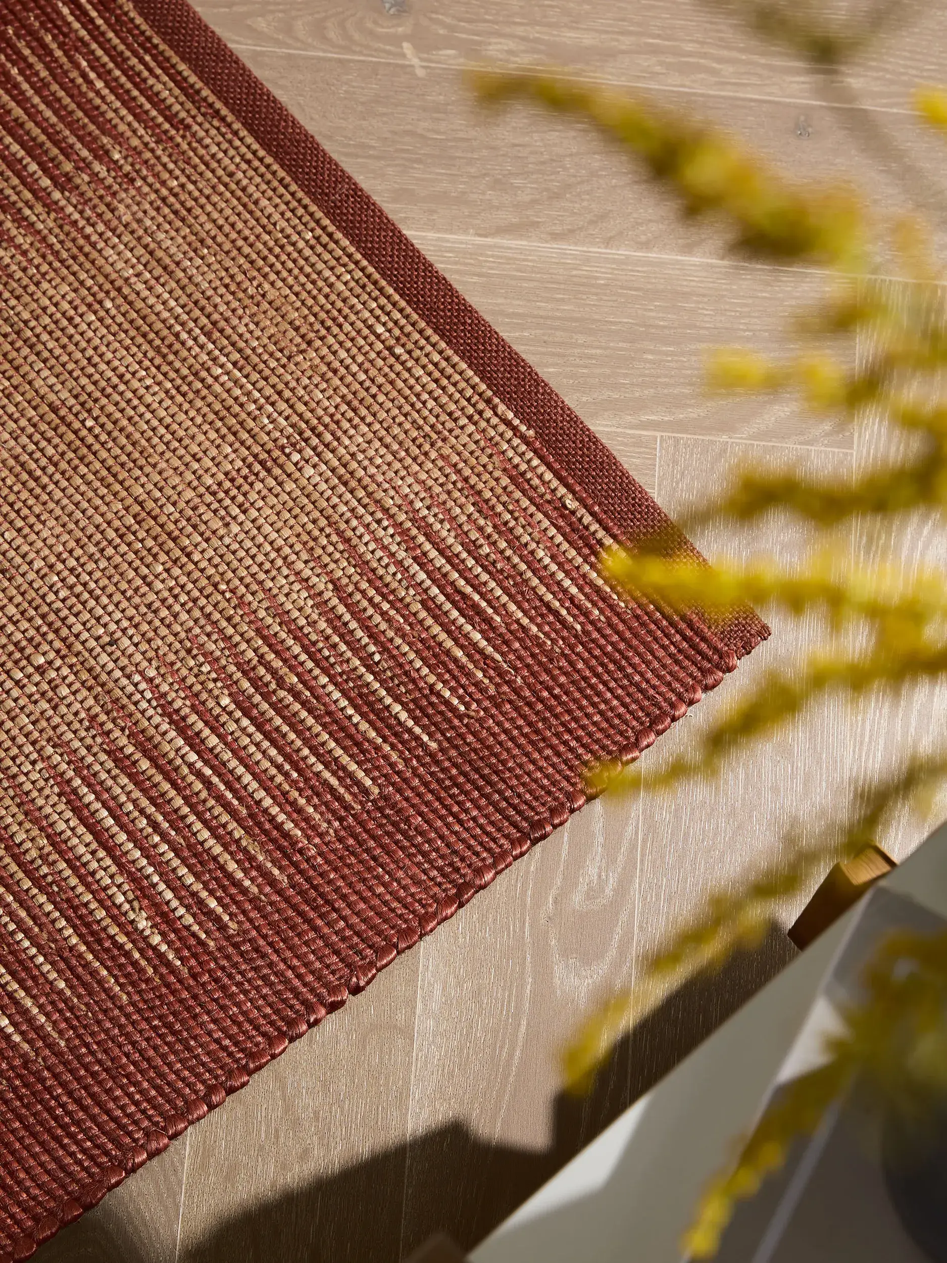 Rug made of 79% Jute, 21% Baumwolle in Braun with a 79% Jute, 21% Baumwolle high pile by benuta Pure