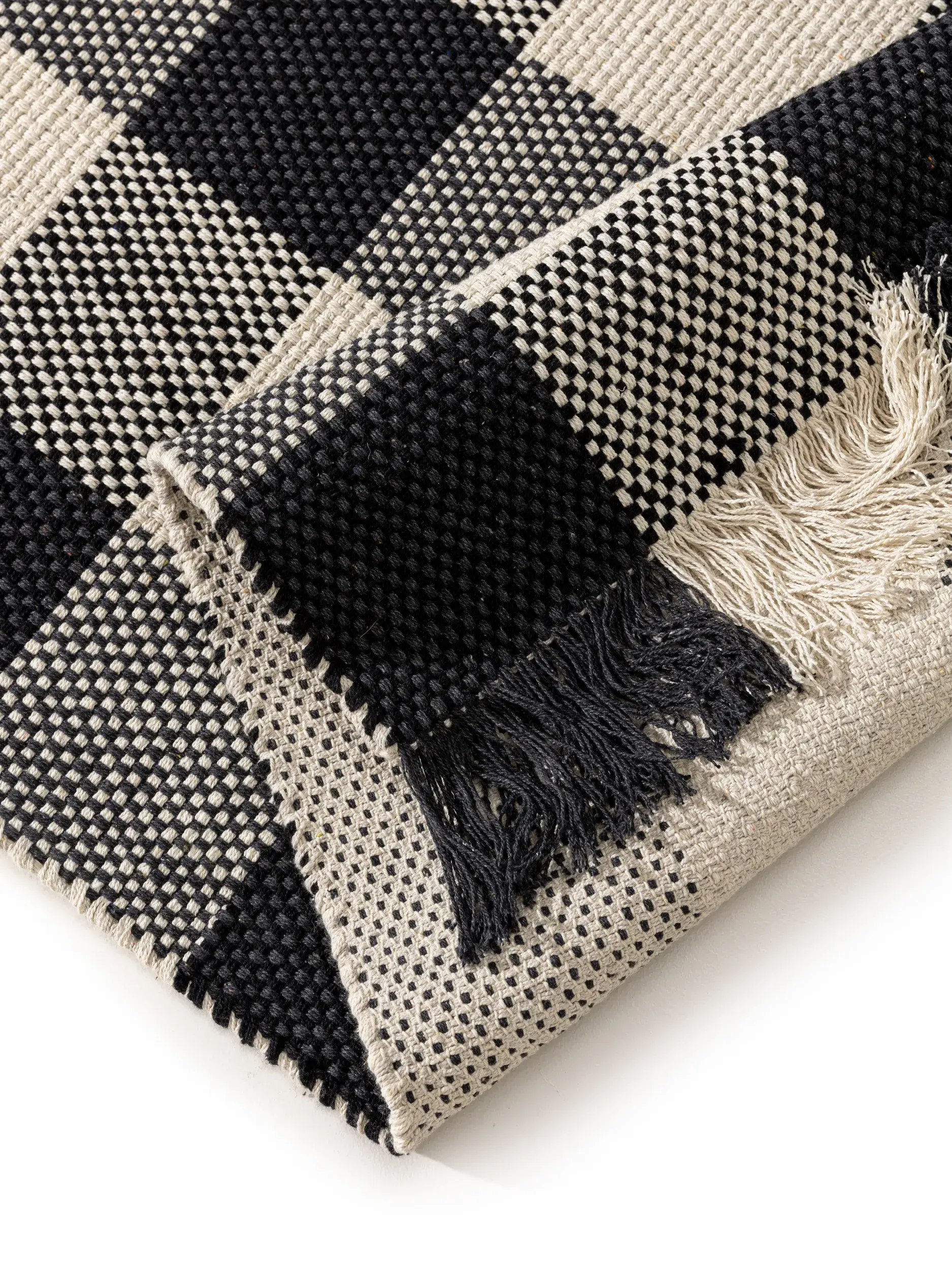 Teppich aus 100% Baumwolle in Schwarz/Weiß mit 100% Baumwolle hohem Flor von benuta Pop