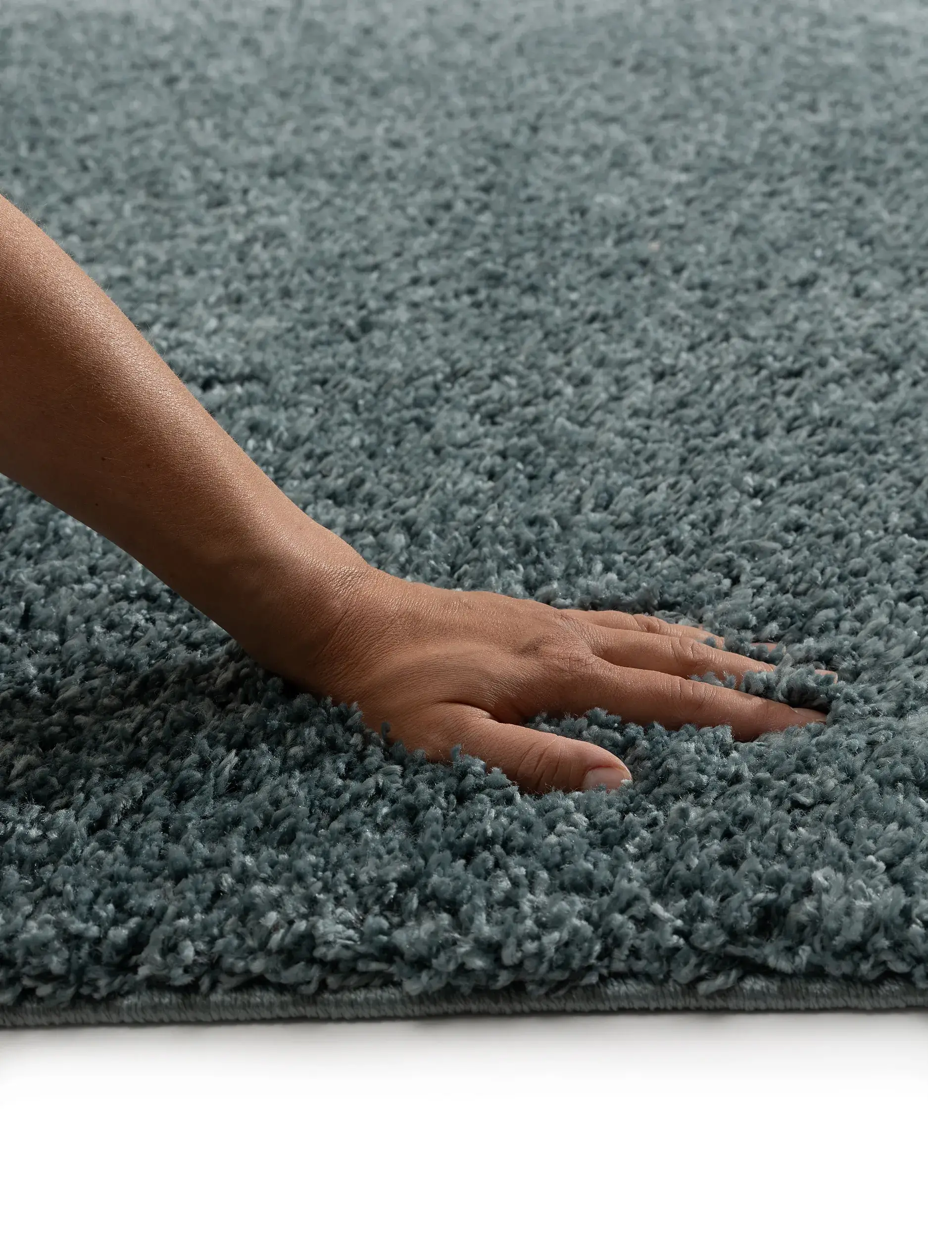 Rug made of 100% Polypropylen in Blue with a 100% Polypropylen high pile by benuta Basic