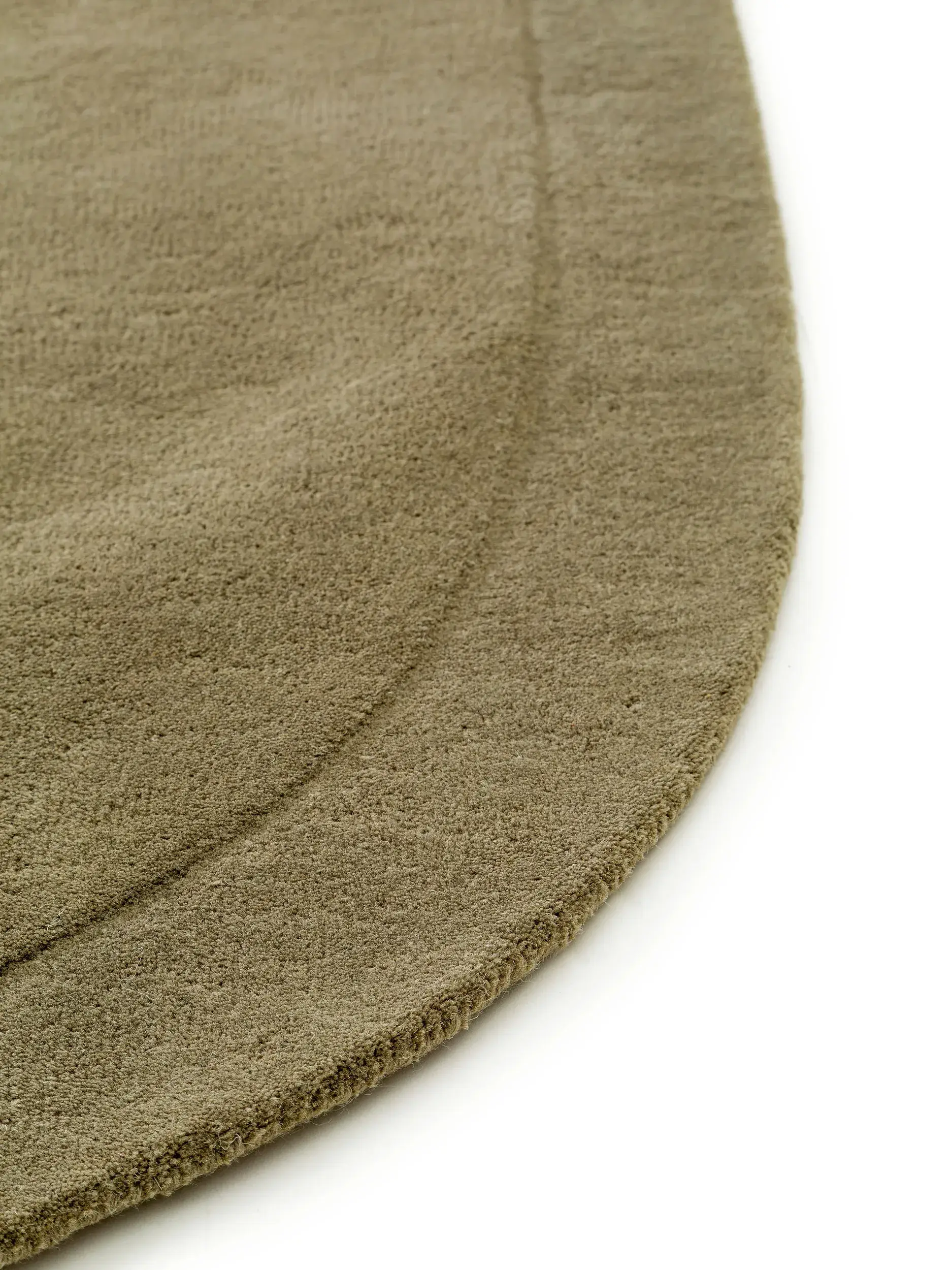 Tapijt van 100% Wol in Groen met een 100% Wol hoge pool van benuta pure