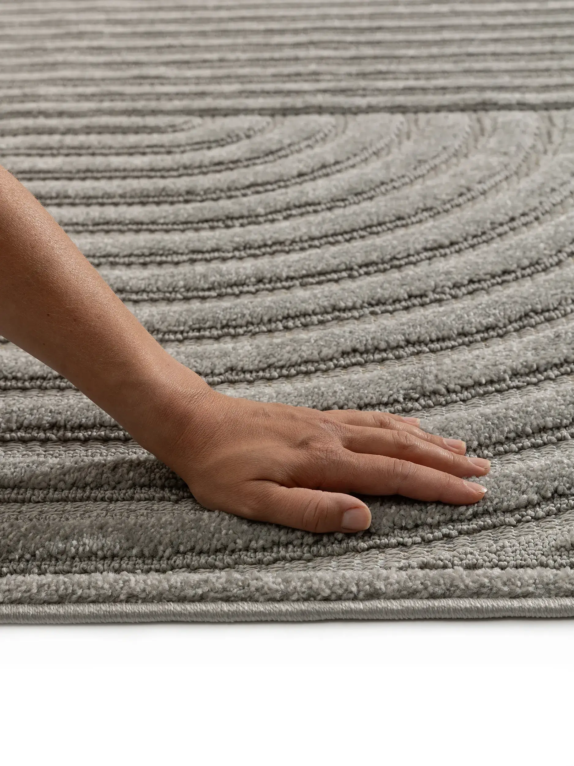 Rug made of 100% Polypropylen in Grau with a 100% Polypropylen high pile by benuta Basic