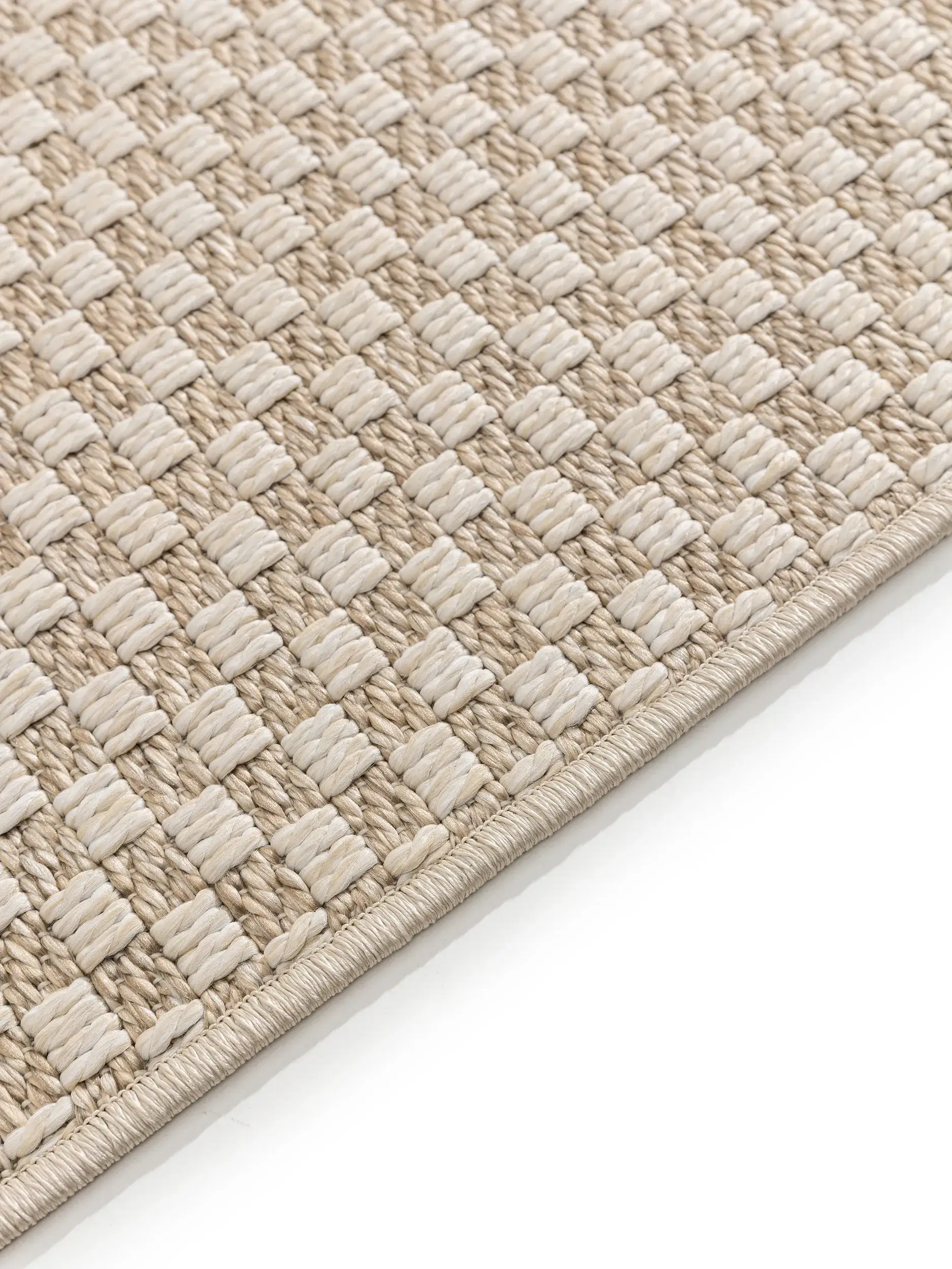 Teppich aus 100% Polypropylen in Beige mit 100% Polypropylen hohem Flor von benuta Pop