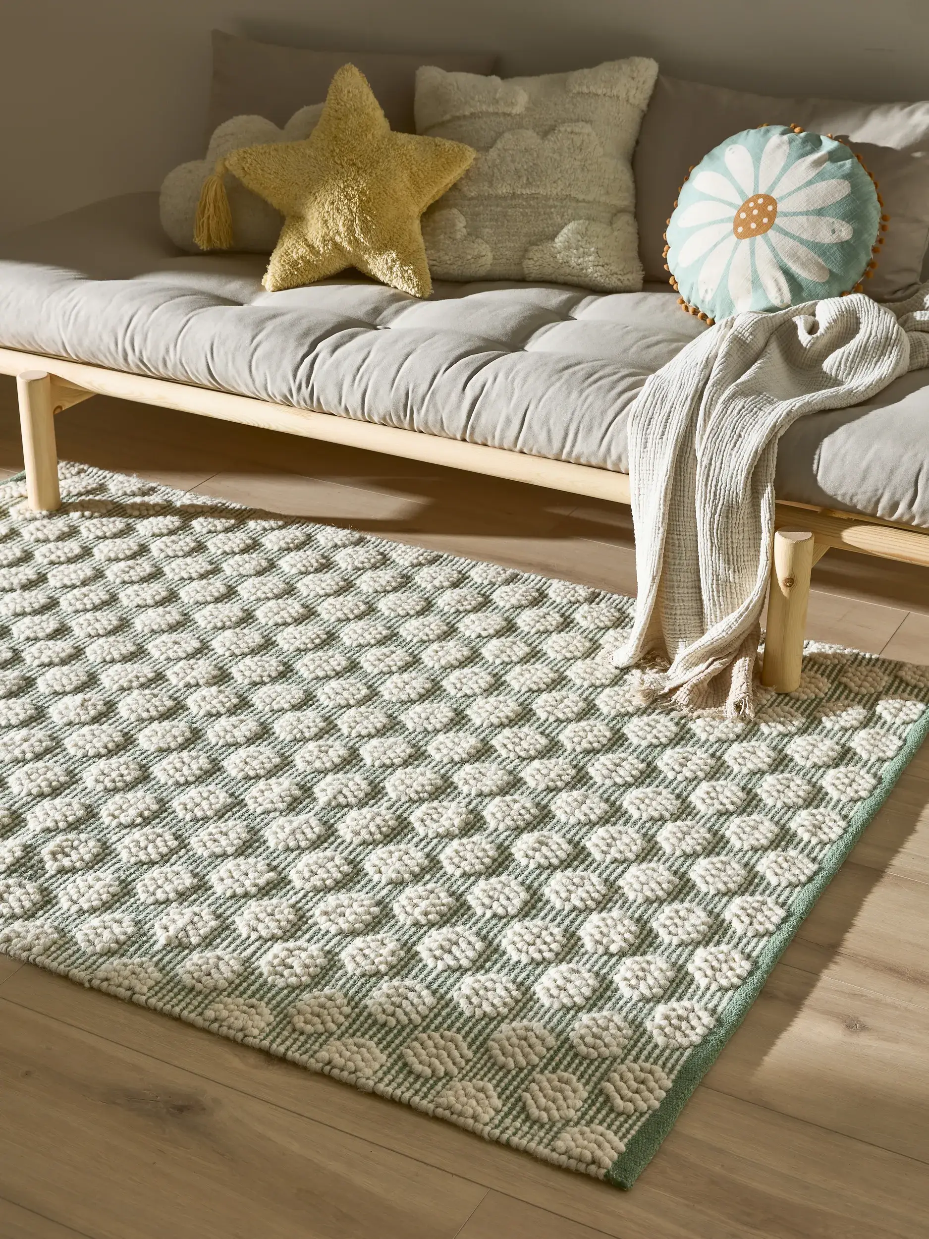 Teppich aus 60% Wolle, 40% Baumwolle in Grün mit 60% Wolle, 40% Baumwolle hohem Flor von Lytte