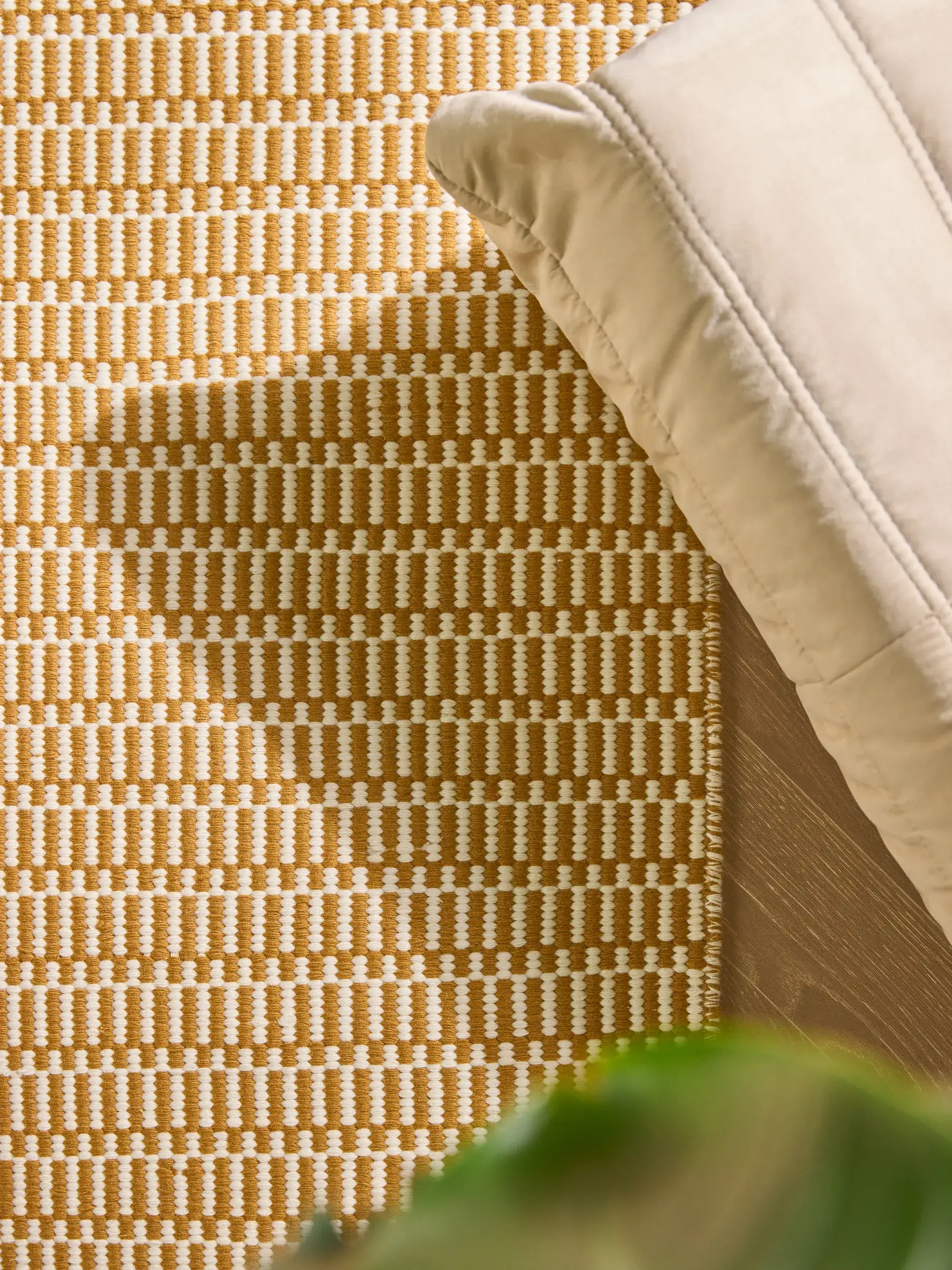 Teppich aus 100% Wolle (aus Neuseeland) in Braun mit 100% Wolle (aus Neuseeland) hohem Flor von benuta Pure