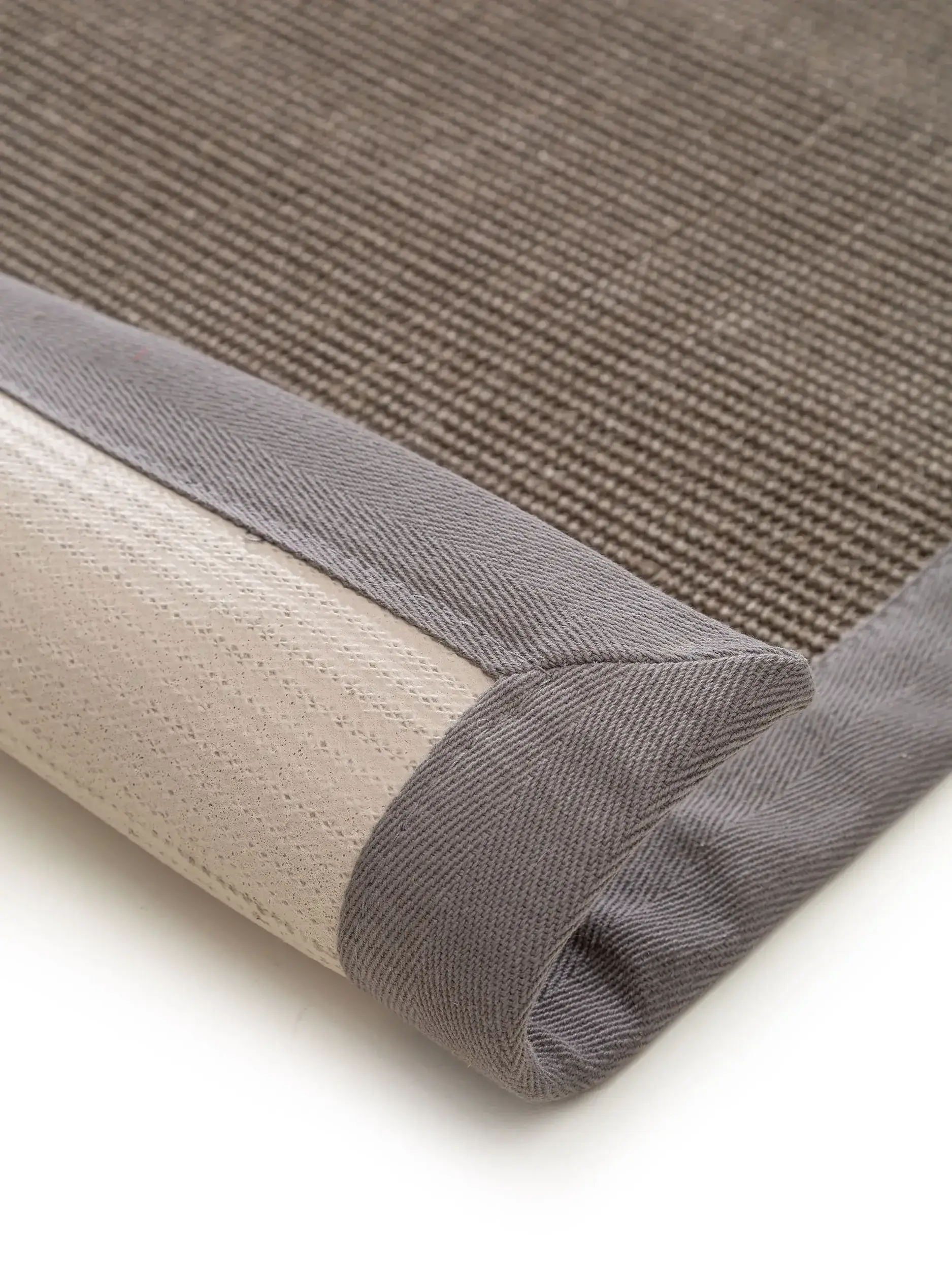 Matto 100% Sisala värissä Grau 100% Sisal korkealla nukalla merkiltä benuta Nest