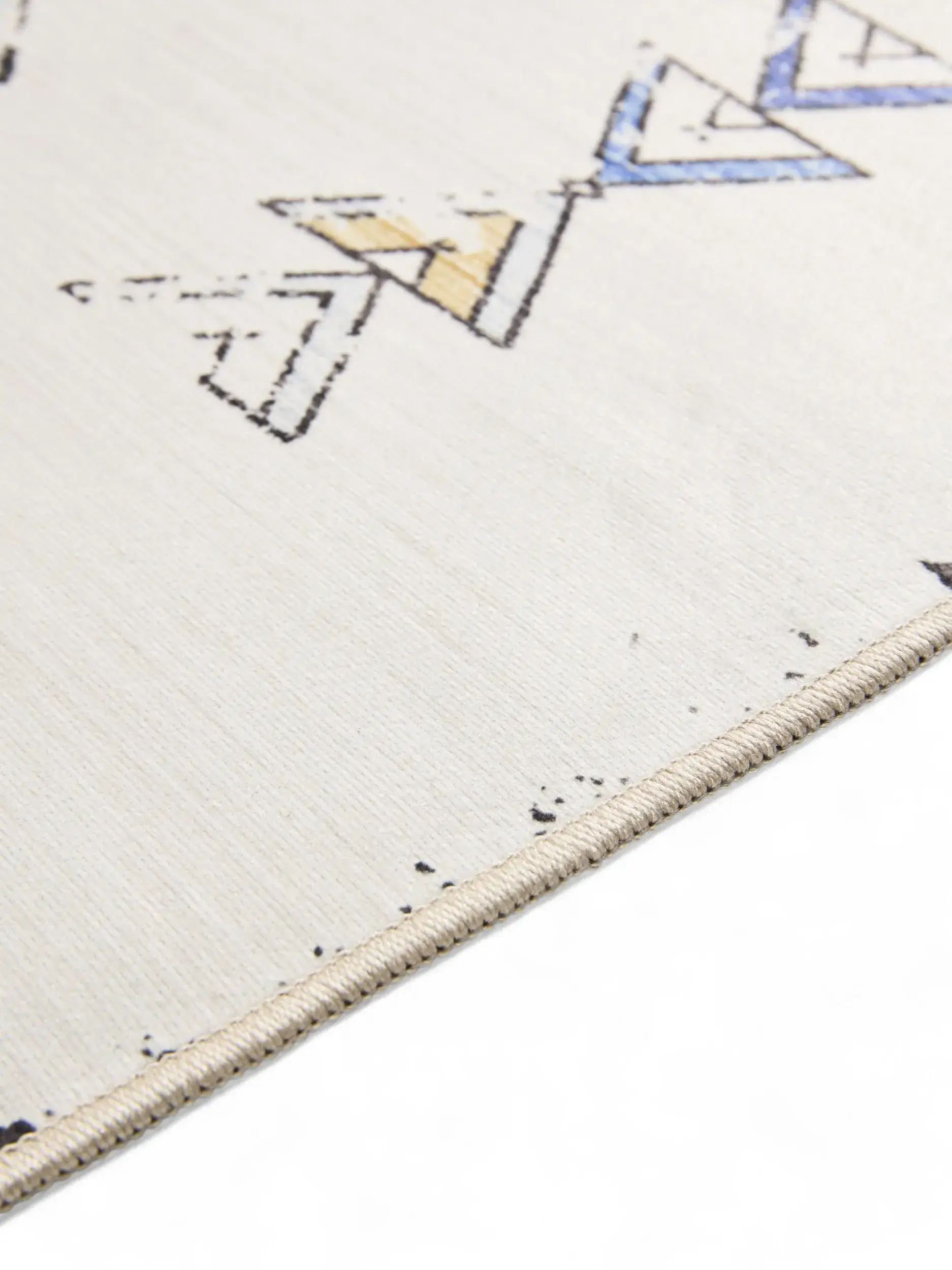 Rug made of 100% Polyester in Beige with a 100% Polyester high pile by benuta Basic