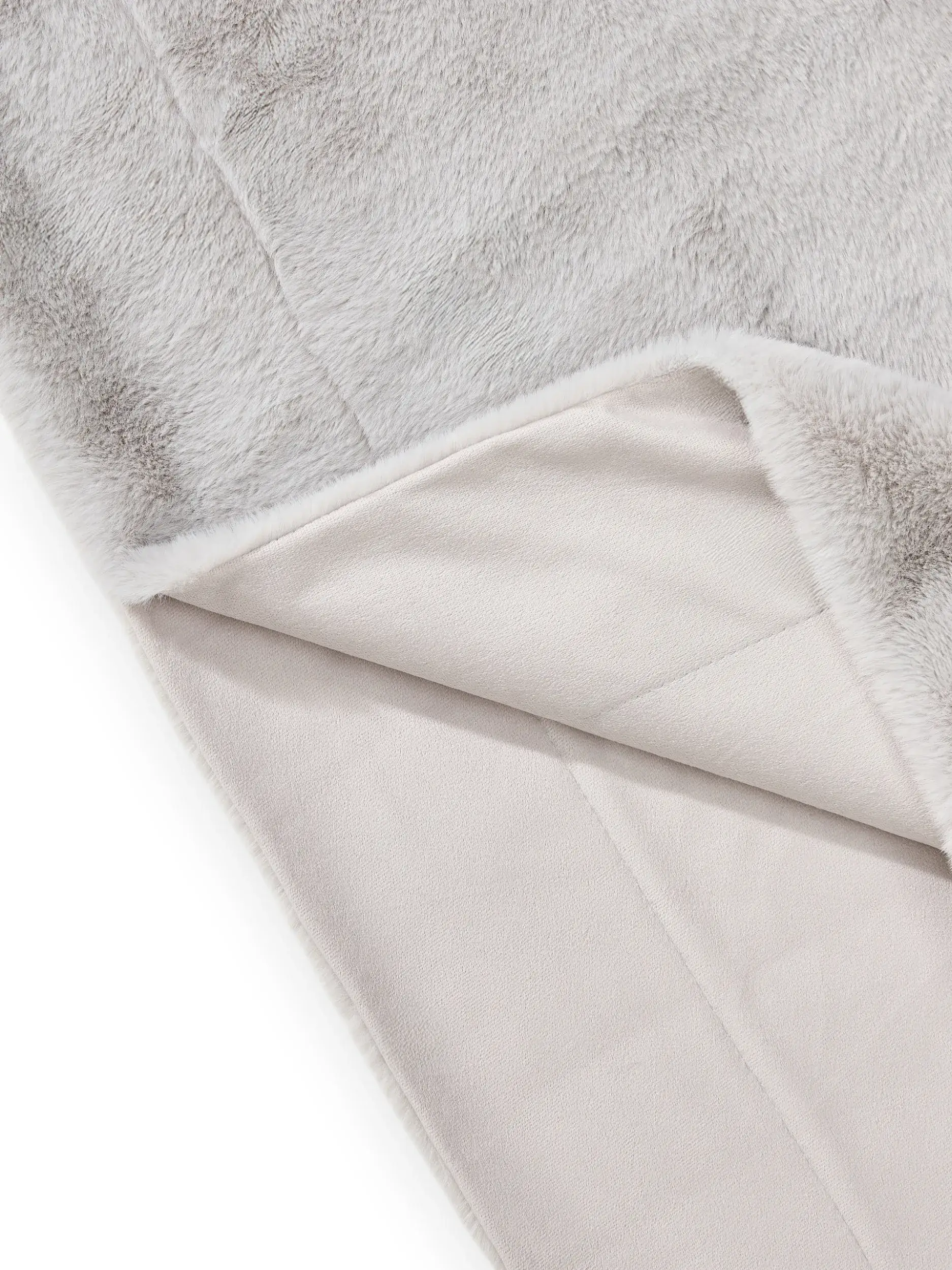 Kuscheldecke Dave Grau im Design  aus  von benuta Nest