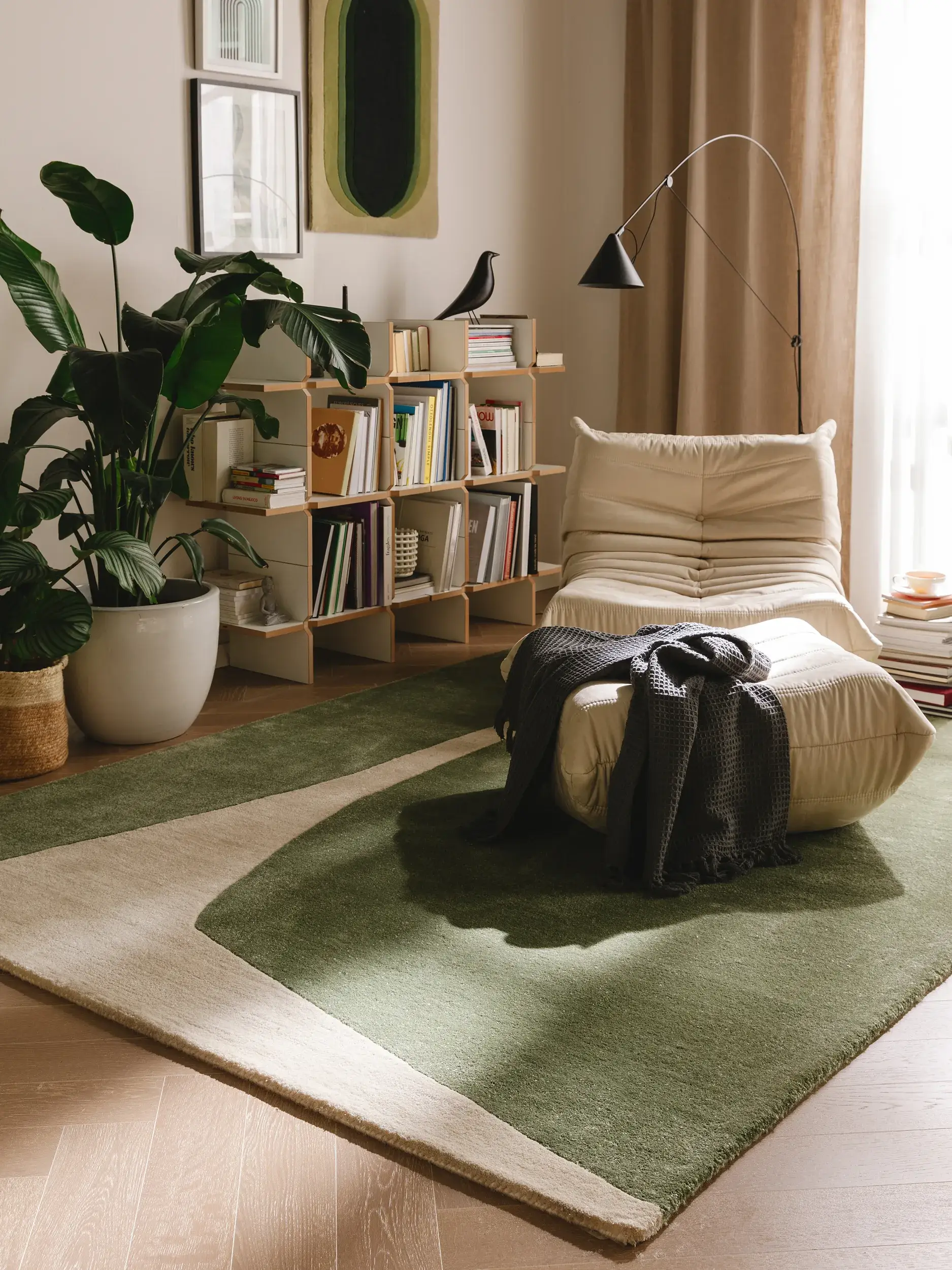Matta av 100% Polyester (återvunnen PET) i Grön med 100% Polyester (återvunnen PET) hög lugg från benuta pure