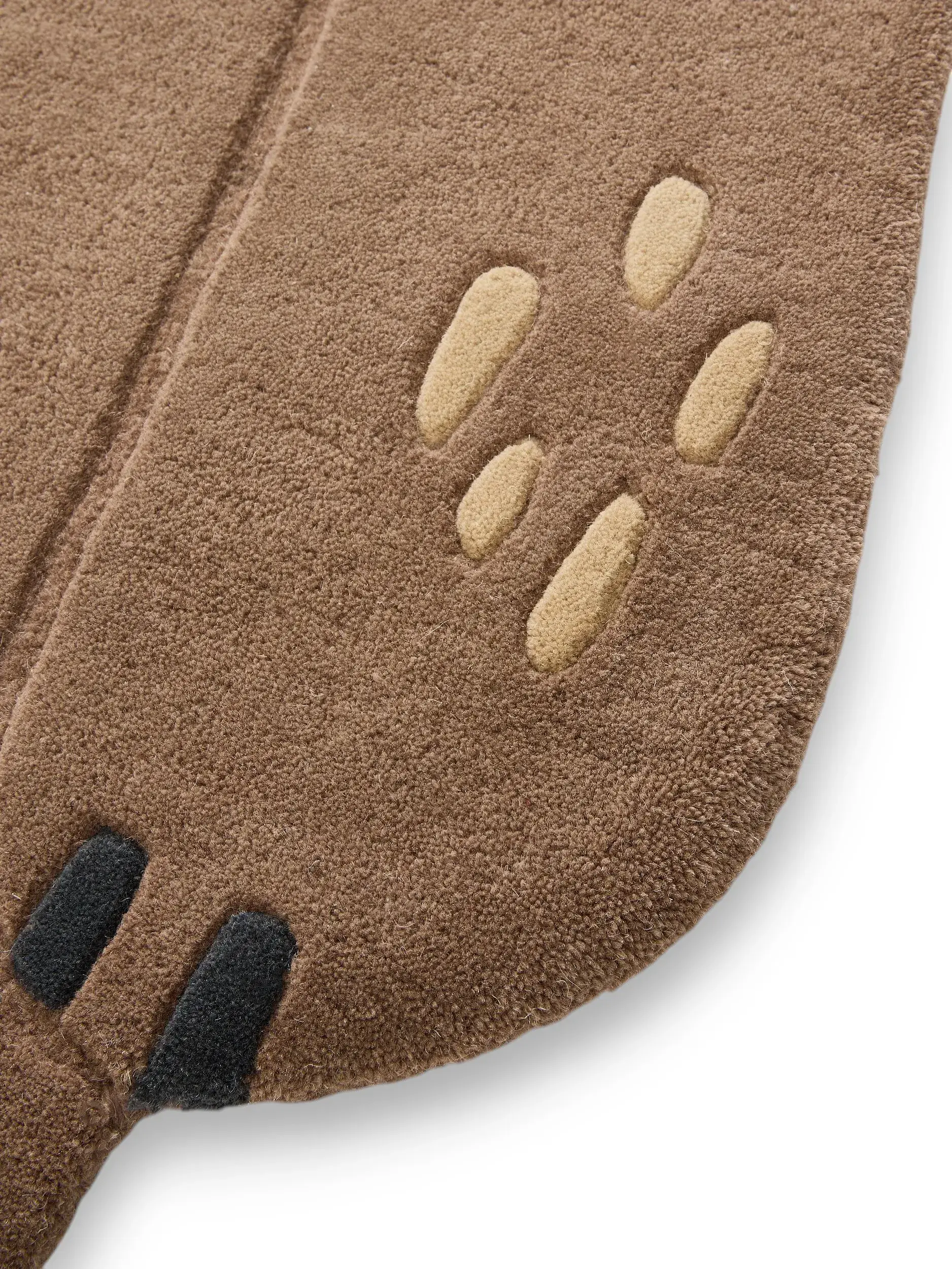 Rug made of 100% Wool in Brown with a 100% Wool high pile by Lytte
