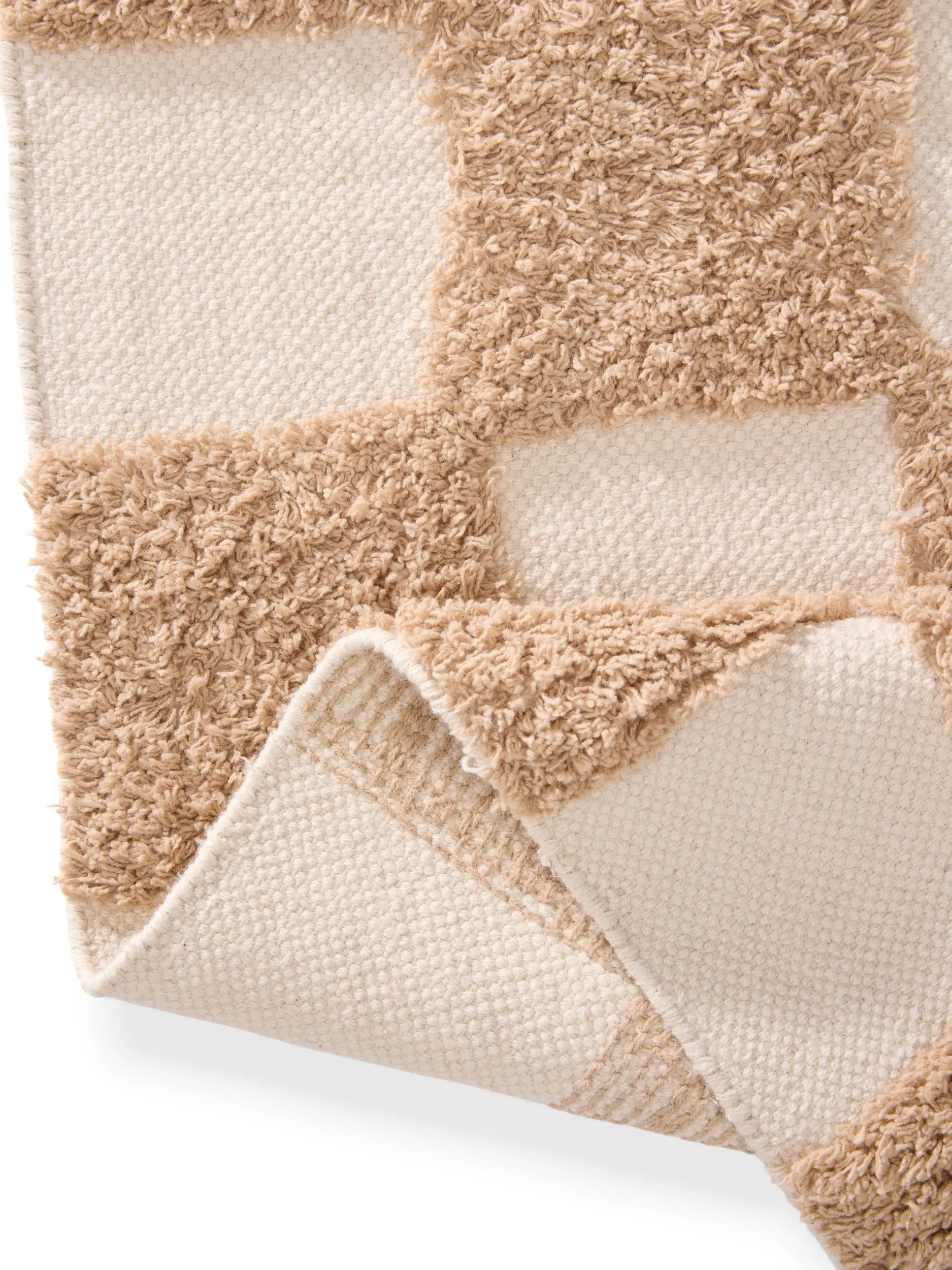 Rug made of 100% Cotton in Beige with a 100% Cotton high pile by Lytte