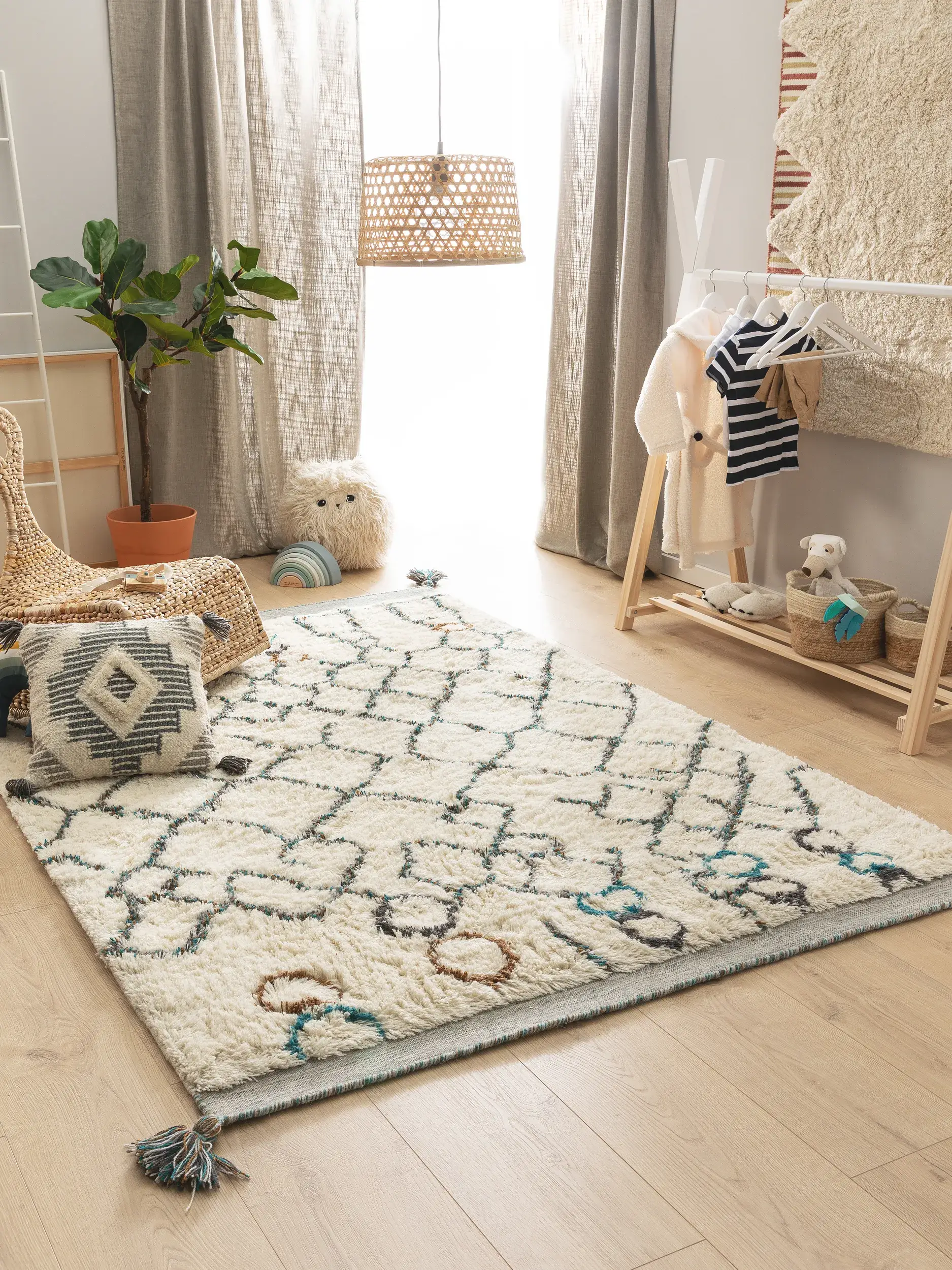 Teppich aus 100% Wolle in Grau mit 100% Wolle hohem Flor von Lytte