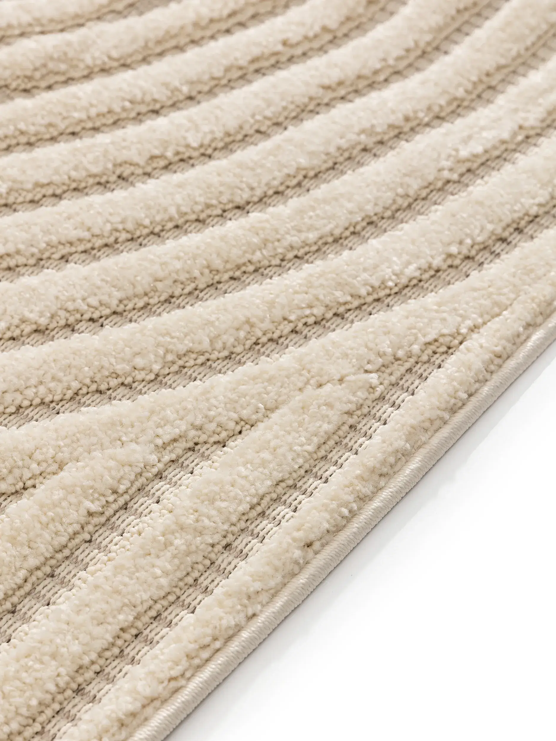 Rug made of 100% Polypropylen in Weiß with a 100% Polypropylen high pile by benuta Basic