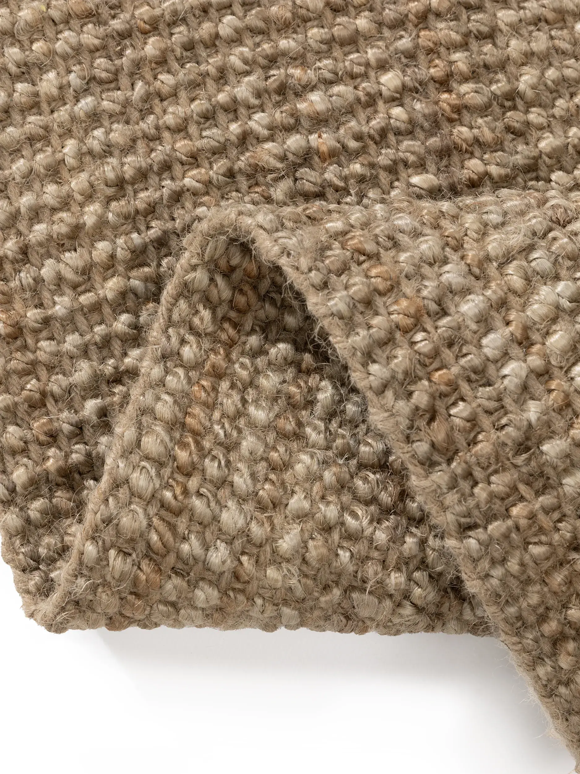 Teppich aus 100% Jute in Braun mit 100% Jute hohem Flor von benuta Pure