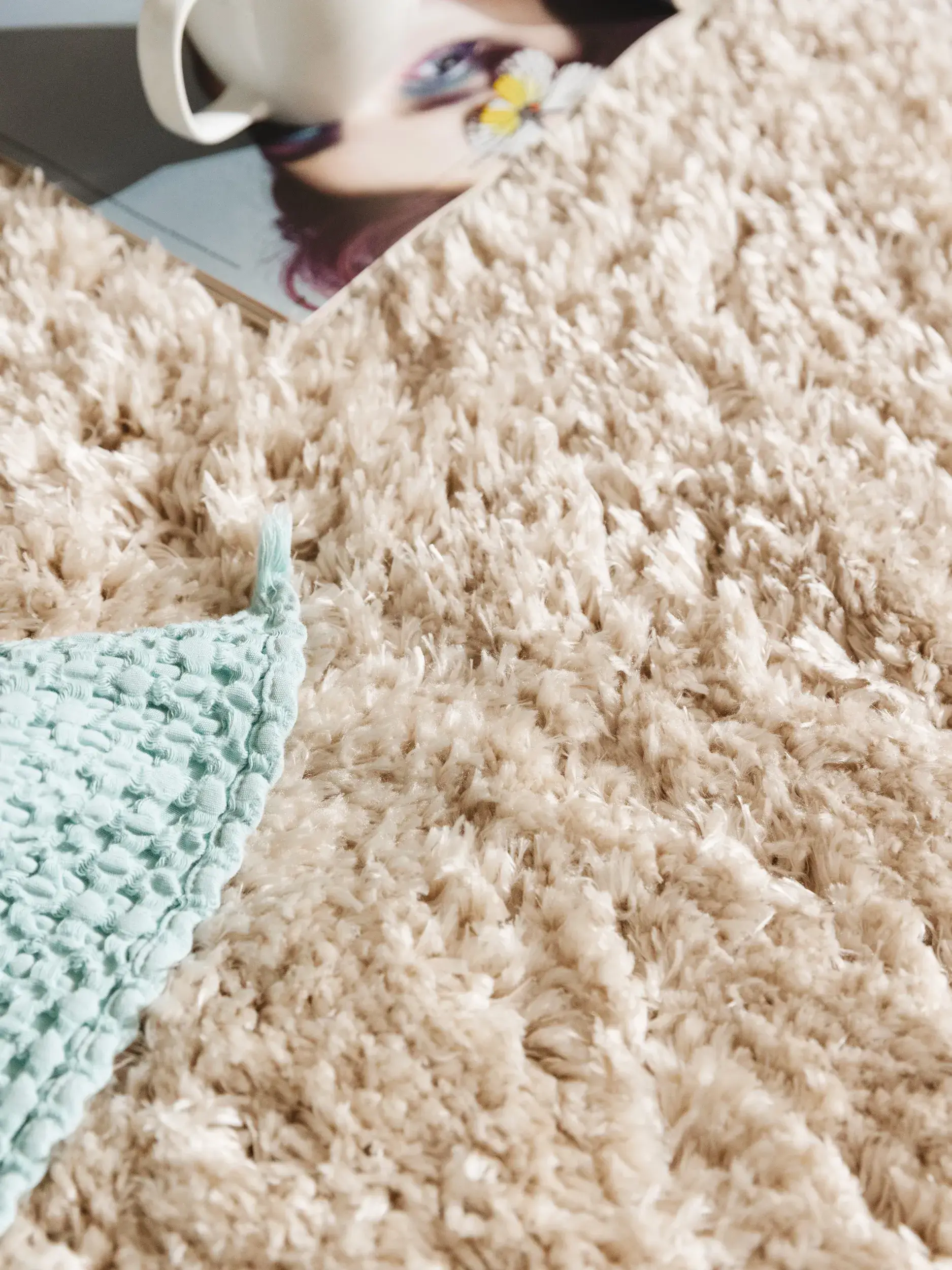 Teppich aus 100% Polyester in Beige mit 100% Polyester hohem Flor von benuta Pop