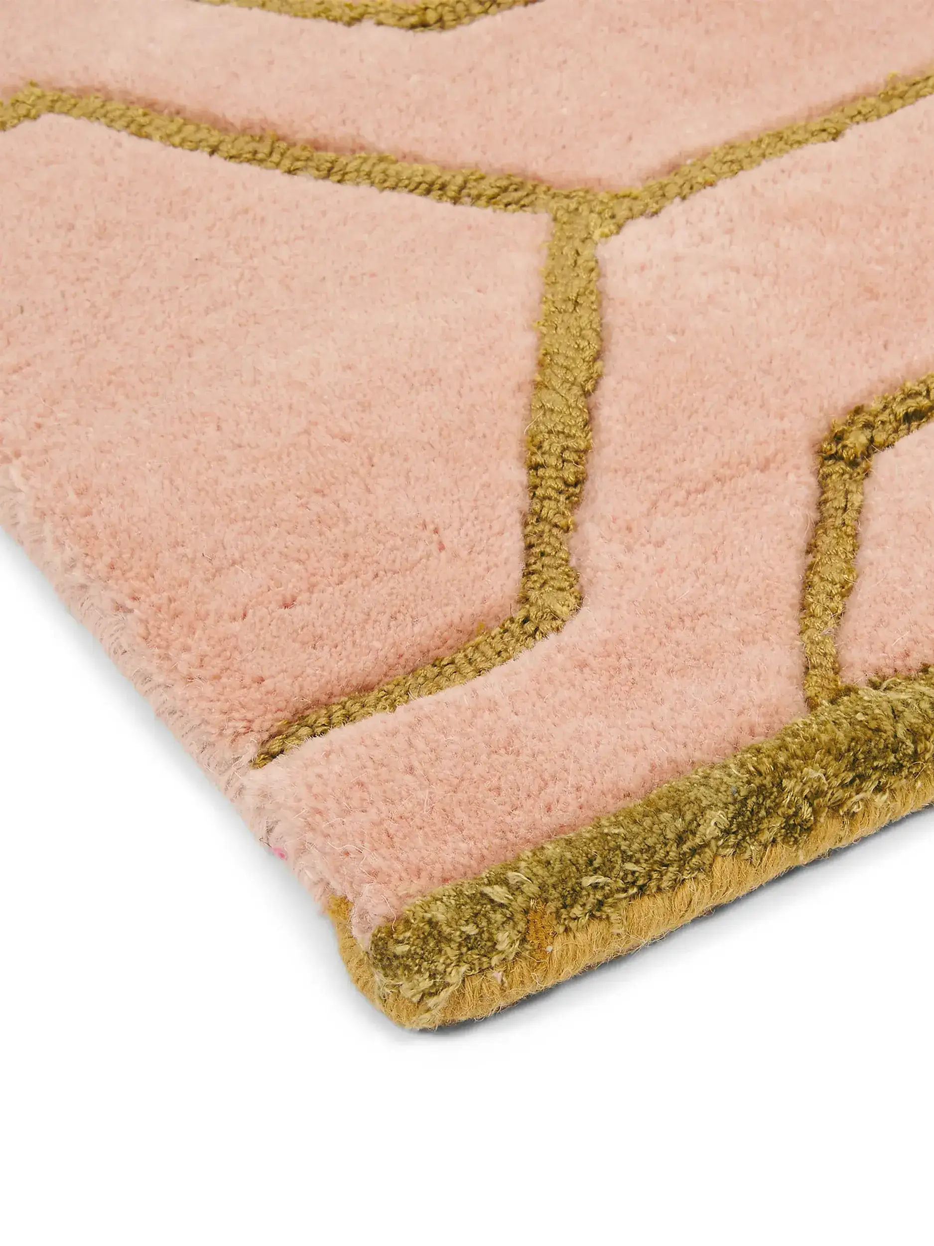 Rug made of 90% Wool, 10% Viscose in Pink with a 90% Wool, 10% Viscose high pile by benuta