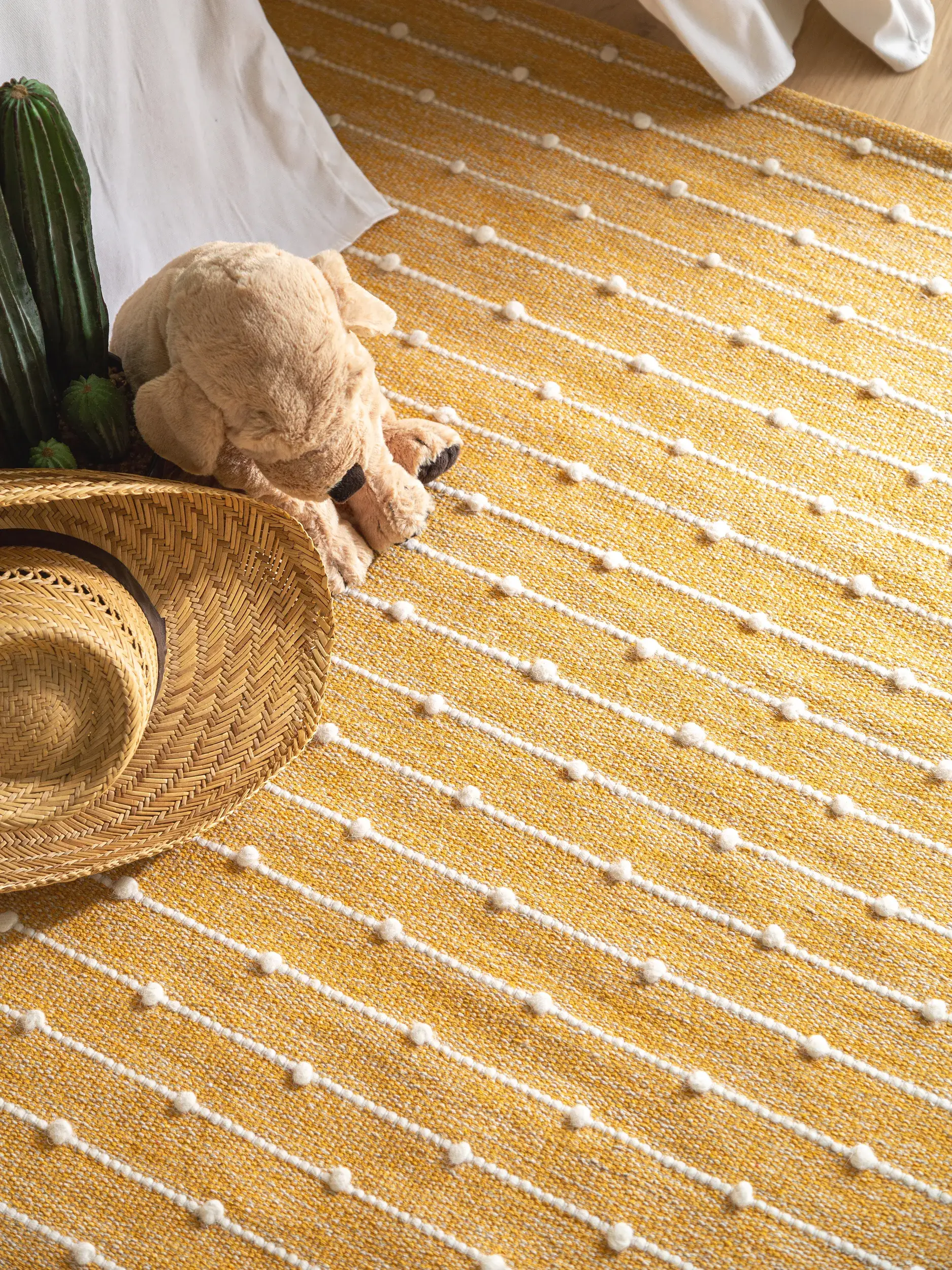 Alfombra de 80% Algodón, 20% Lana en Amarillo con un pelo de {{Placeholder_Pile Height}} de altura de Lytte