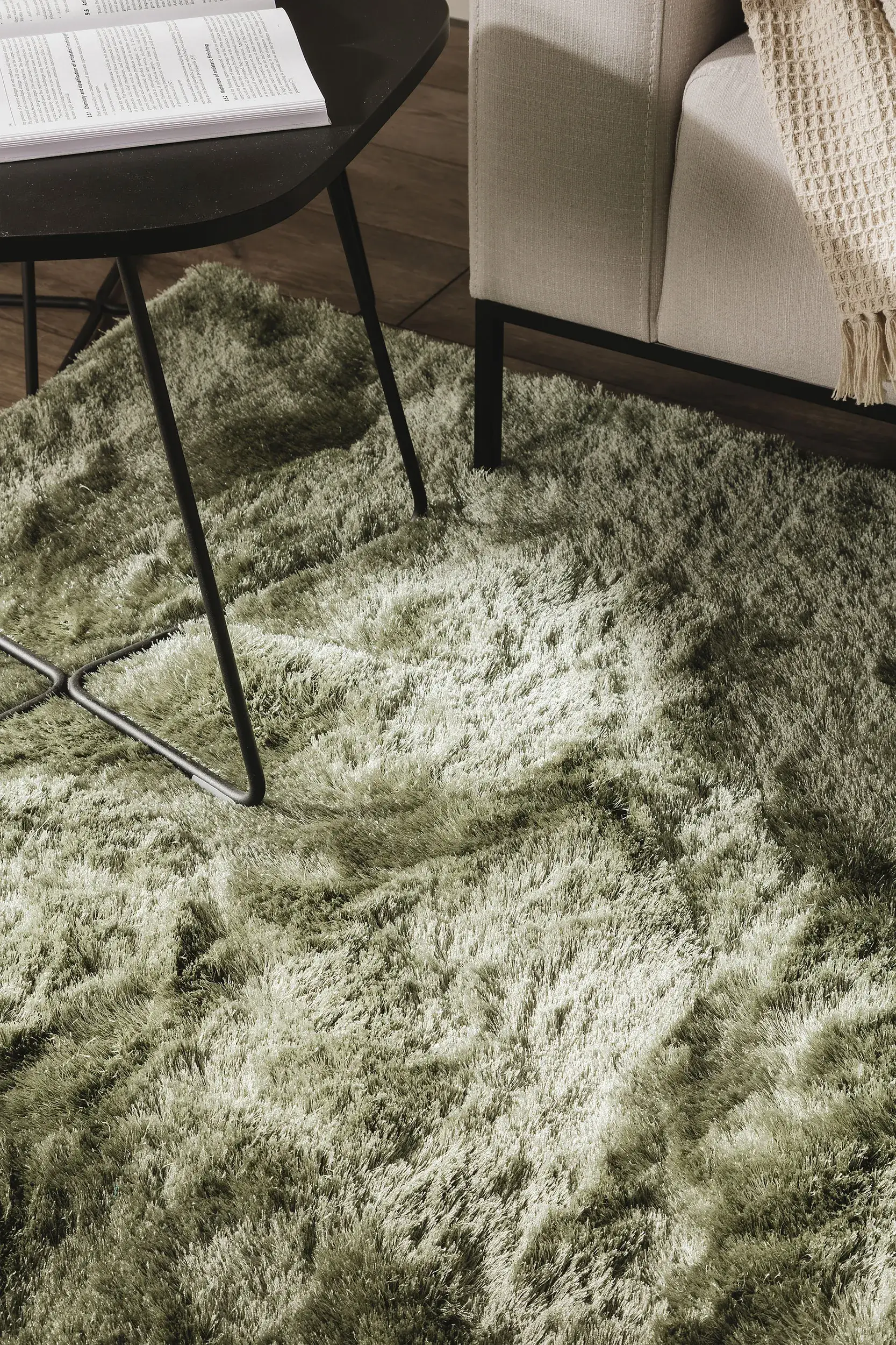 Matta av 100% Polyester i Grön med 100% Polyester hög lugg från benuta nest