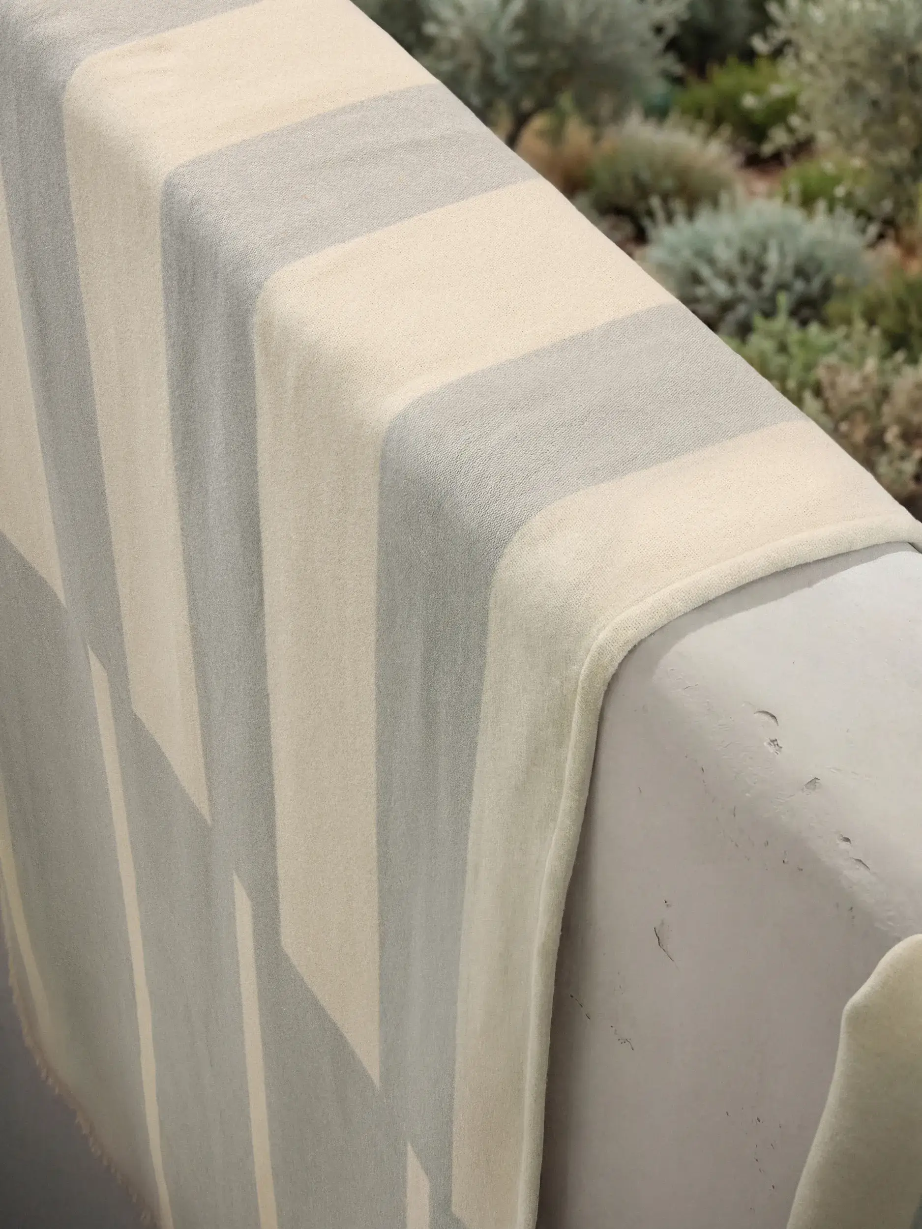 Baumwolldecke Reed Grau von benuta Nest