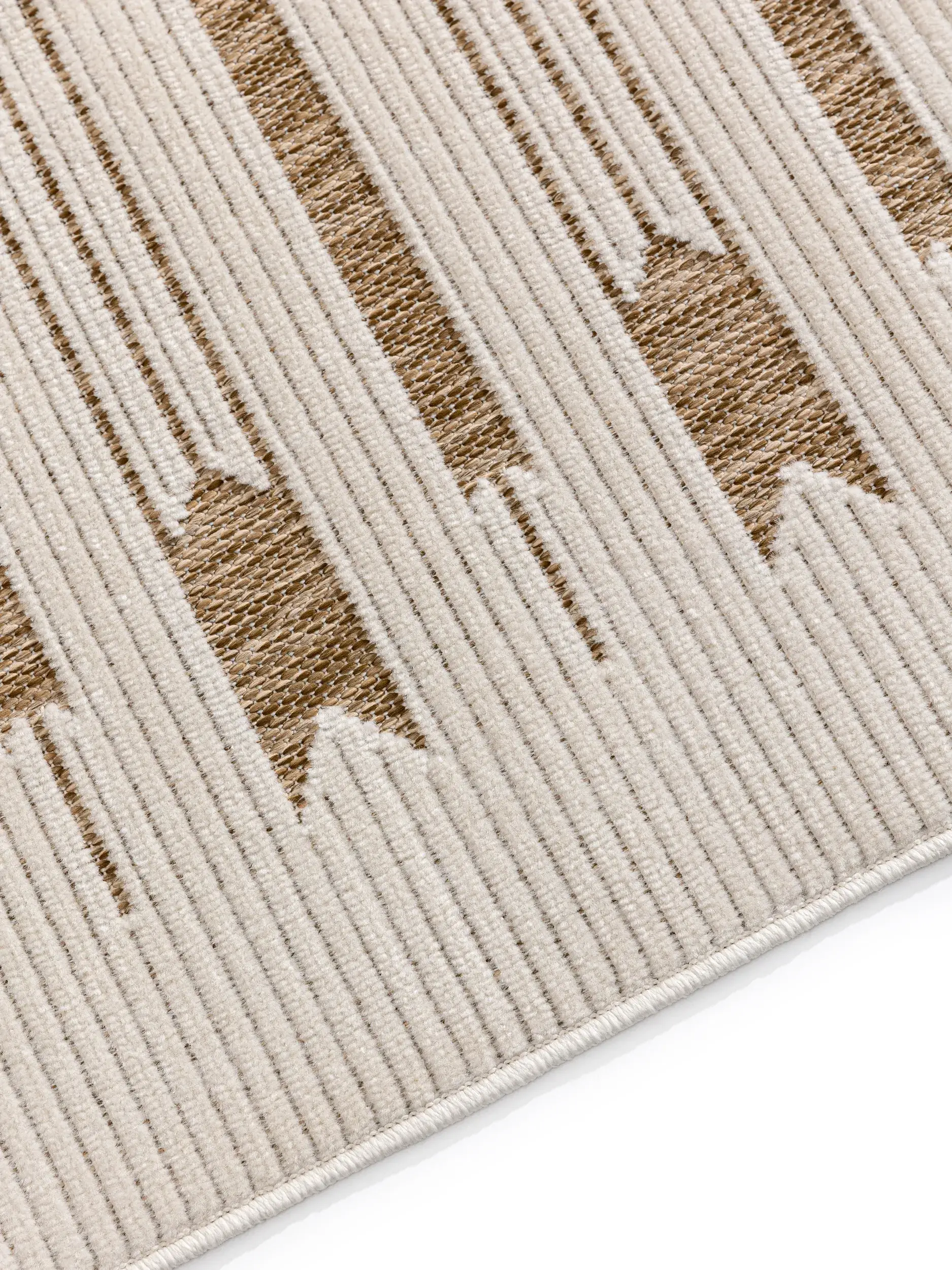 Rug made of 100% Polypropylen in White with a 100% Polypropylen high pile by benuta Basic