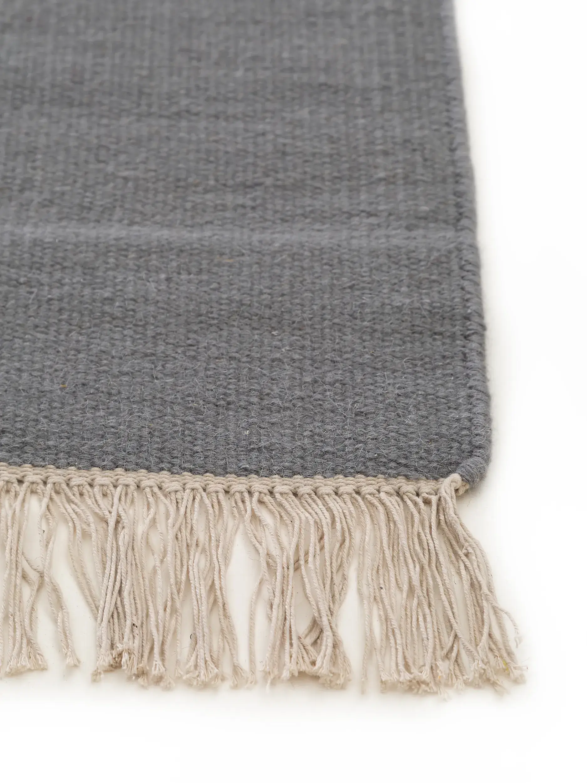 Teppich aus 80% Wolle, 20% Baumwolle in Grau mit 80% Wolle, 20% Baumwolle hohem Flor von benuta Pop