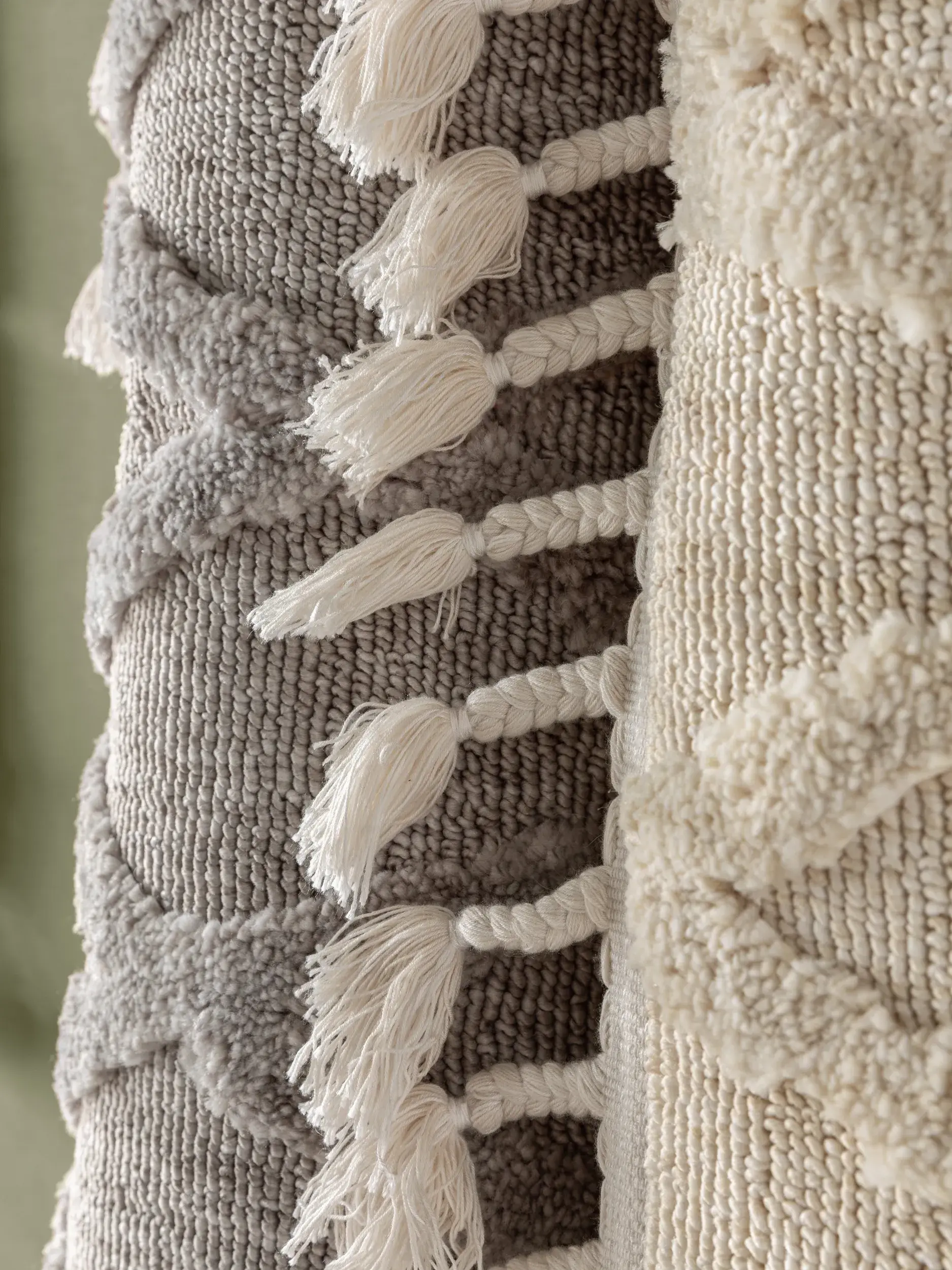 Teppe av 100% Polyester i Beige med 100% Polyester høy lugg fra benuta Pop
