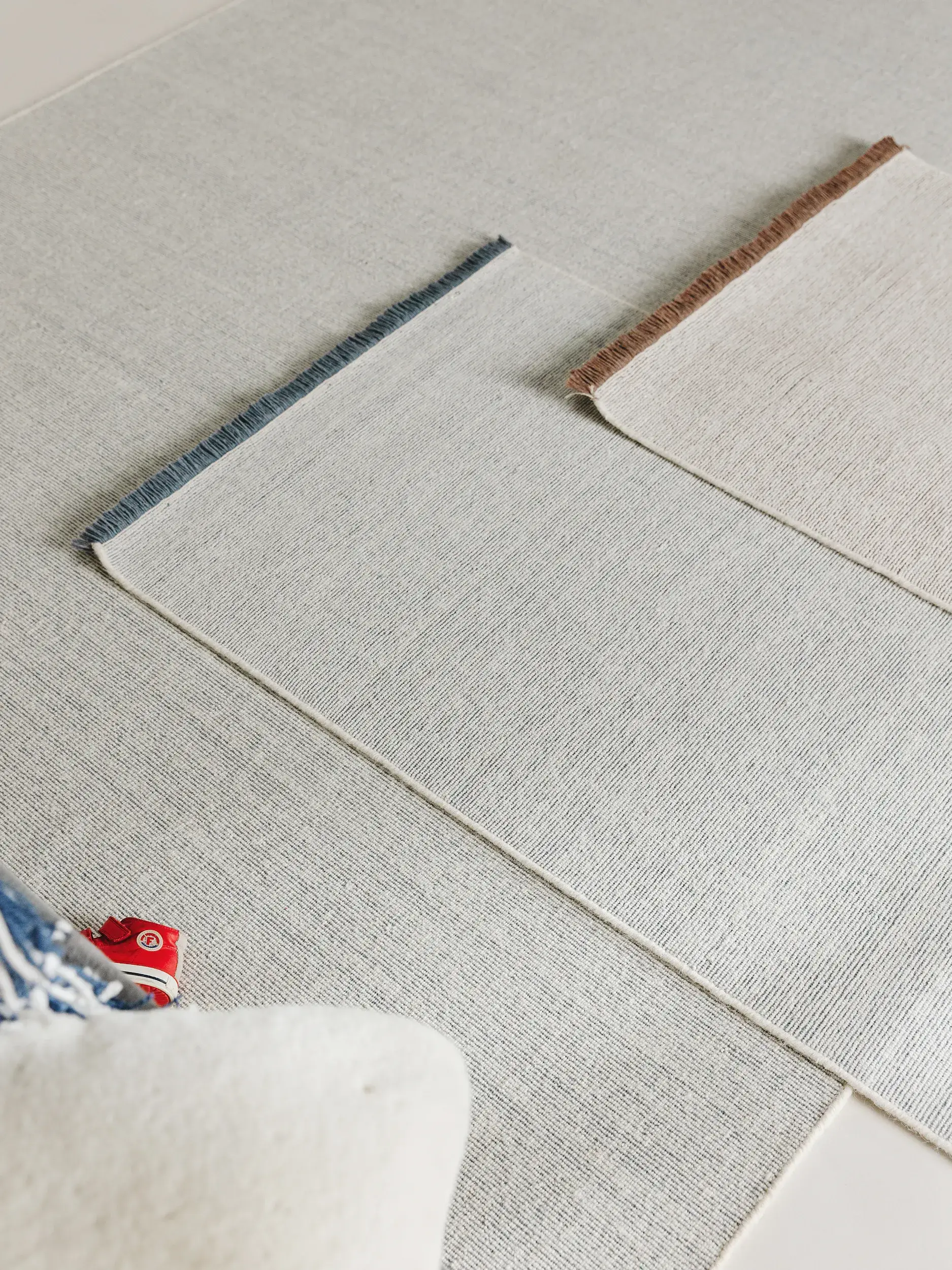 Teppich aus 70% Wolle, 30% Baumwolle in Blau mit 70% Wolle, 30% Baumwolle hohem Flor von benuta Nest