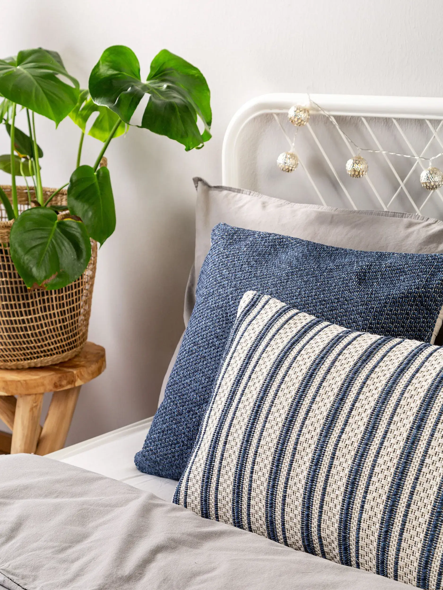 Housse de coussin Santo Bleu en motif Rayures en 100% Coton de benuta