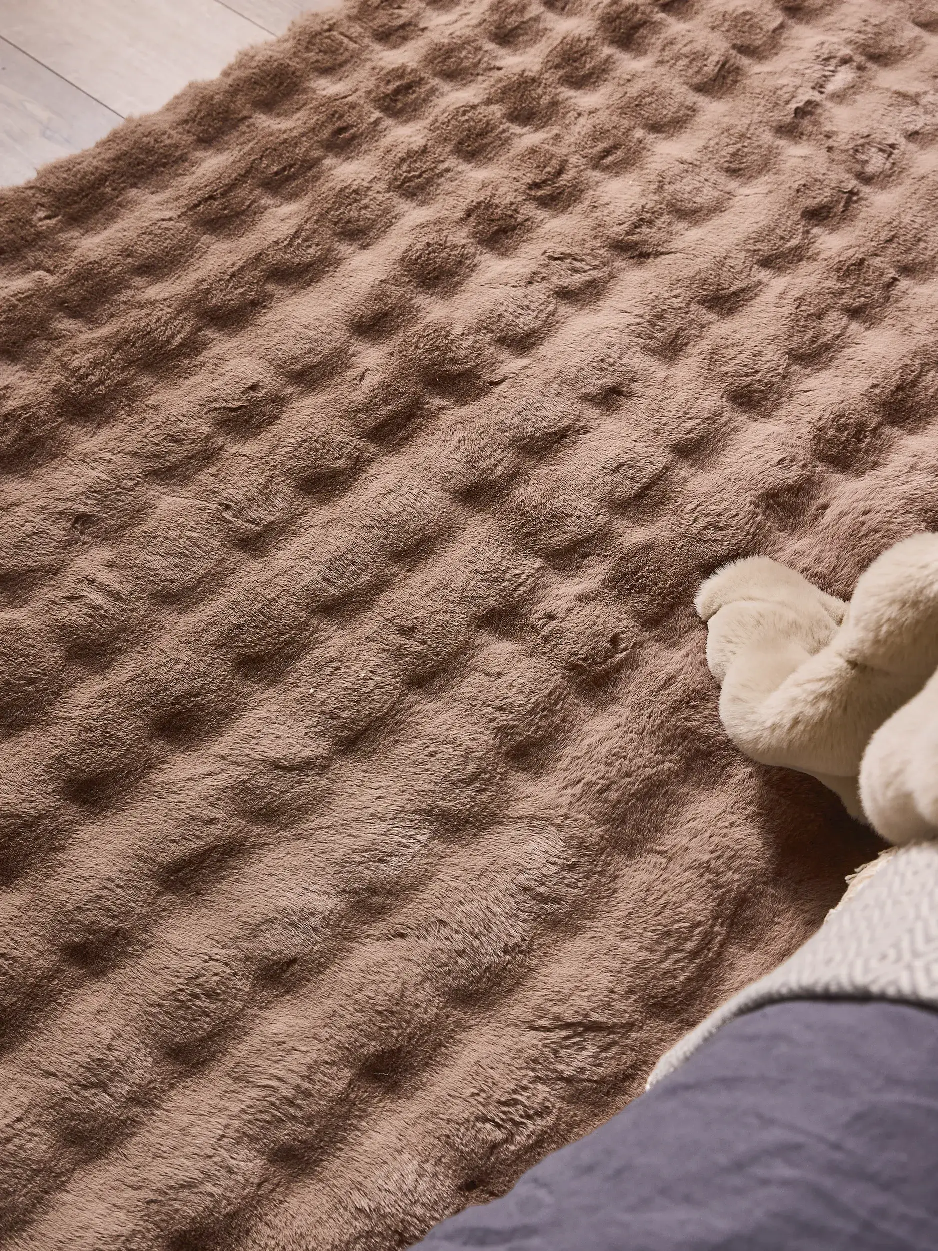 Rug made of 100% Polyester in Braun with a 100% Polyester high pile by benuta Nest