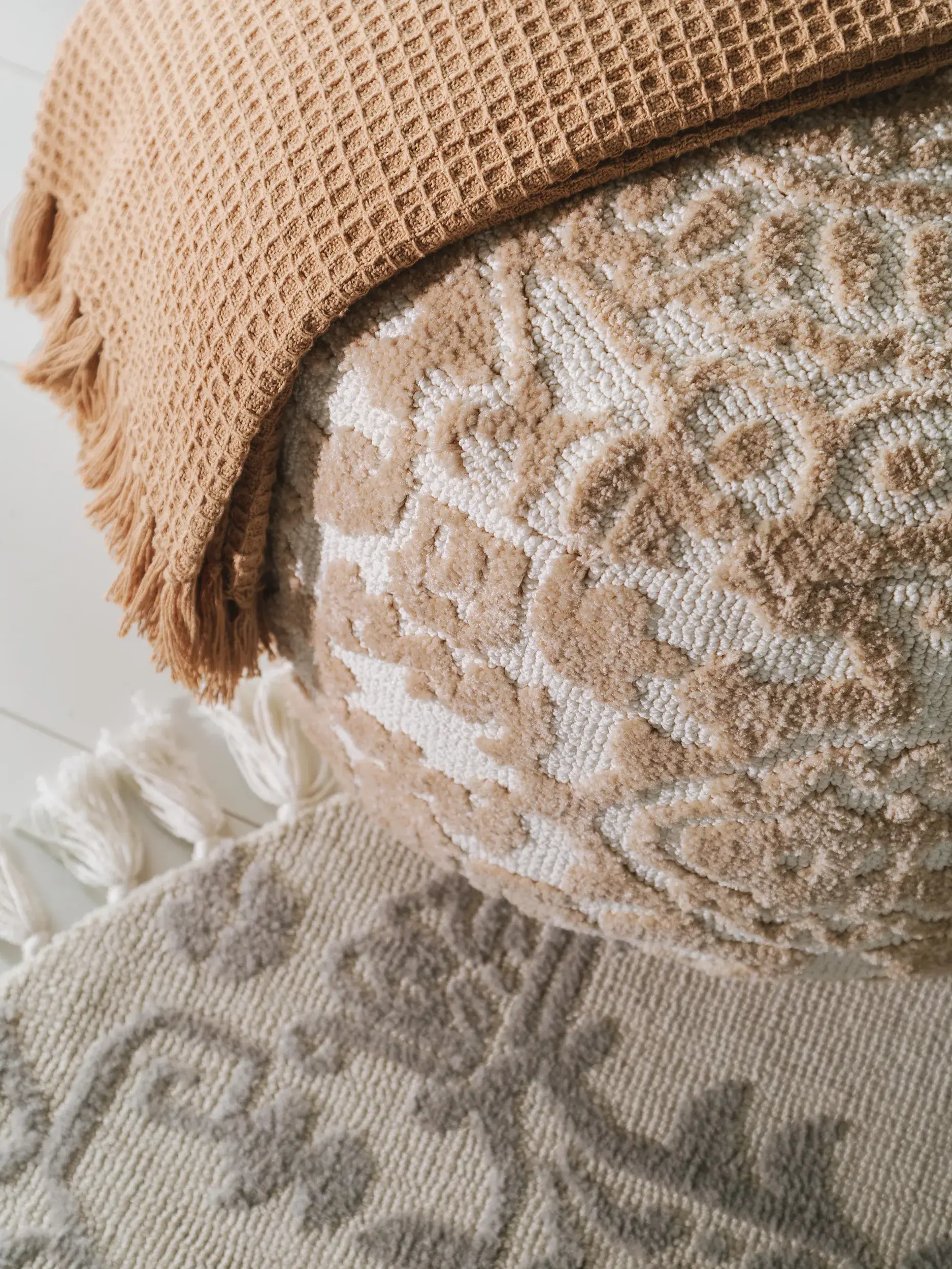 Pouf Elias Beige im Design Orientalisch aus 100% Polyester (Mikrofaser) von benuta Nest