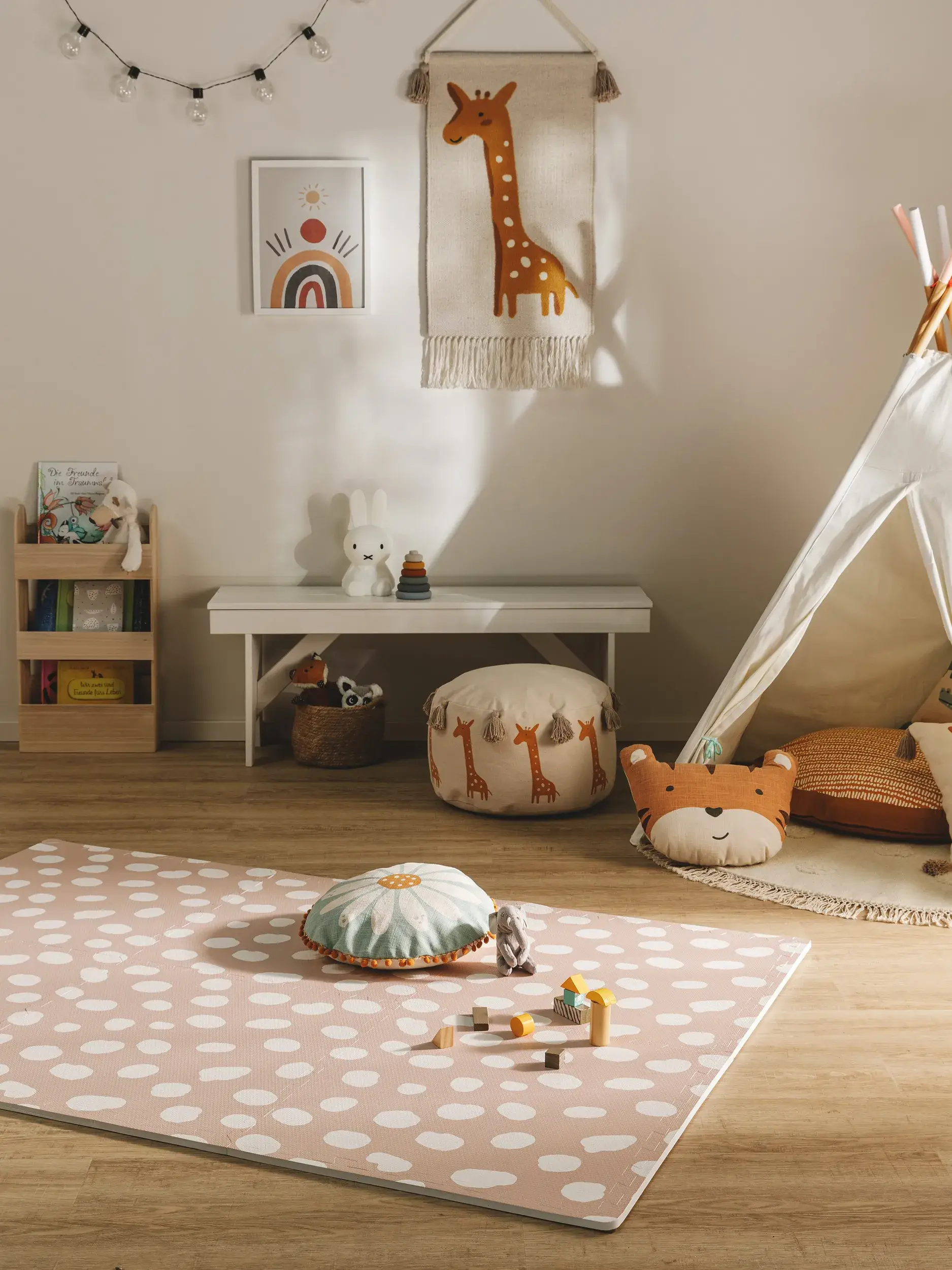 Spielmatte Savannah Rosa im Design Tiermotive aus  von Lytte