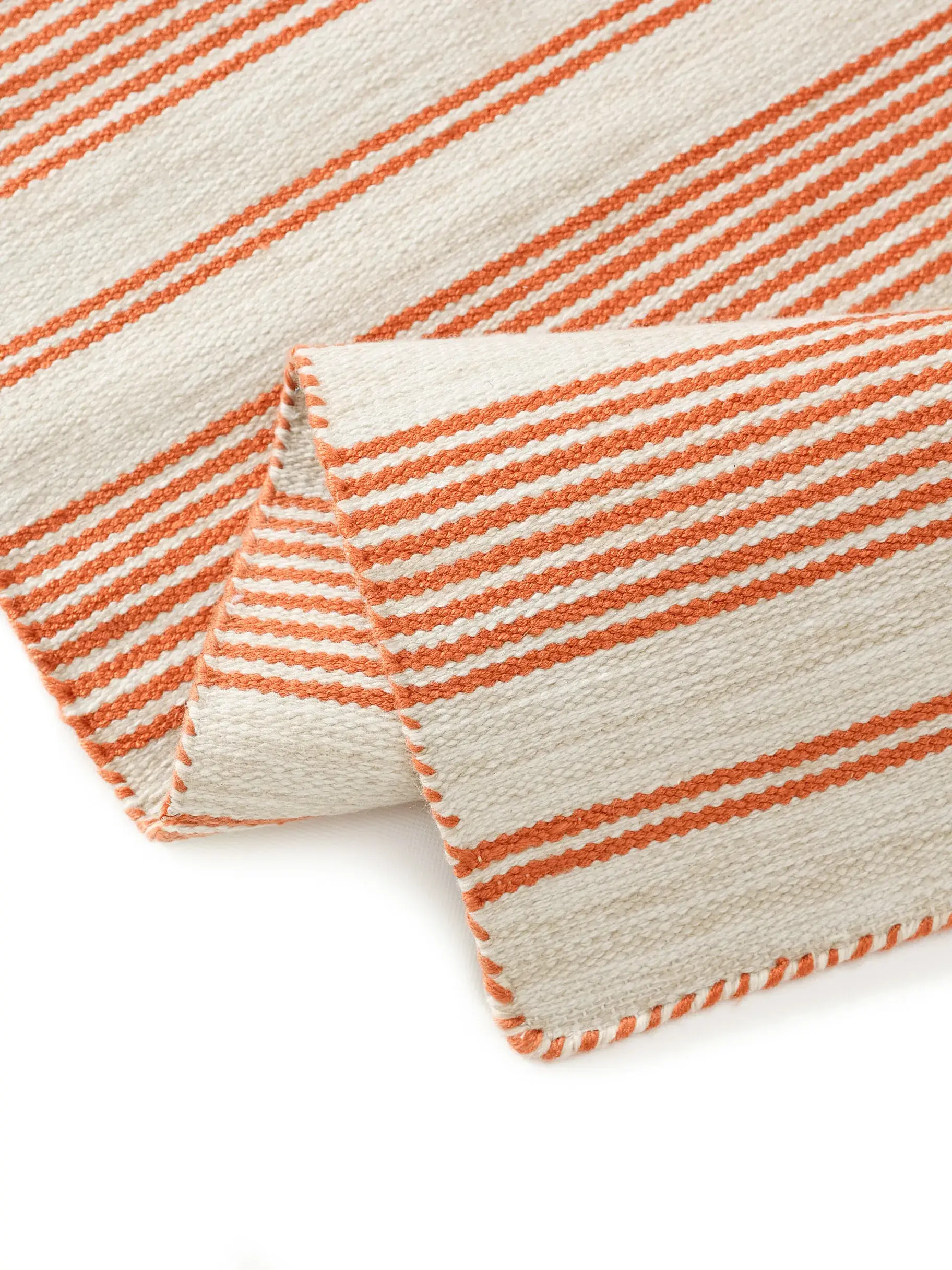 Teppe av 100% Polyester (recyceltes PET) i Orange med 100% Polyester (recyceltes PET) høy lugg fra benuta Nest