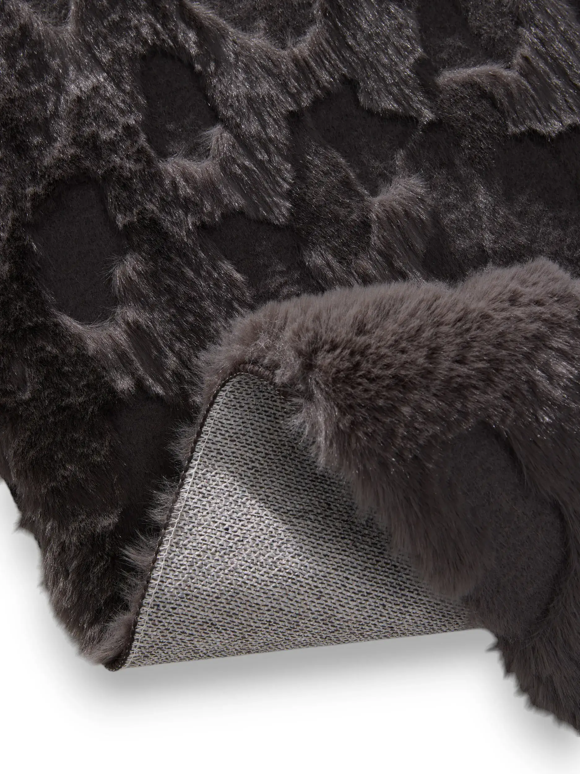 Rug made of 100% Polyester in Grau with a 100% Polyester high pile by benuta Pop