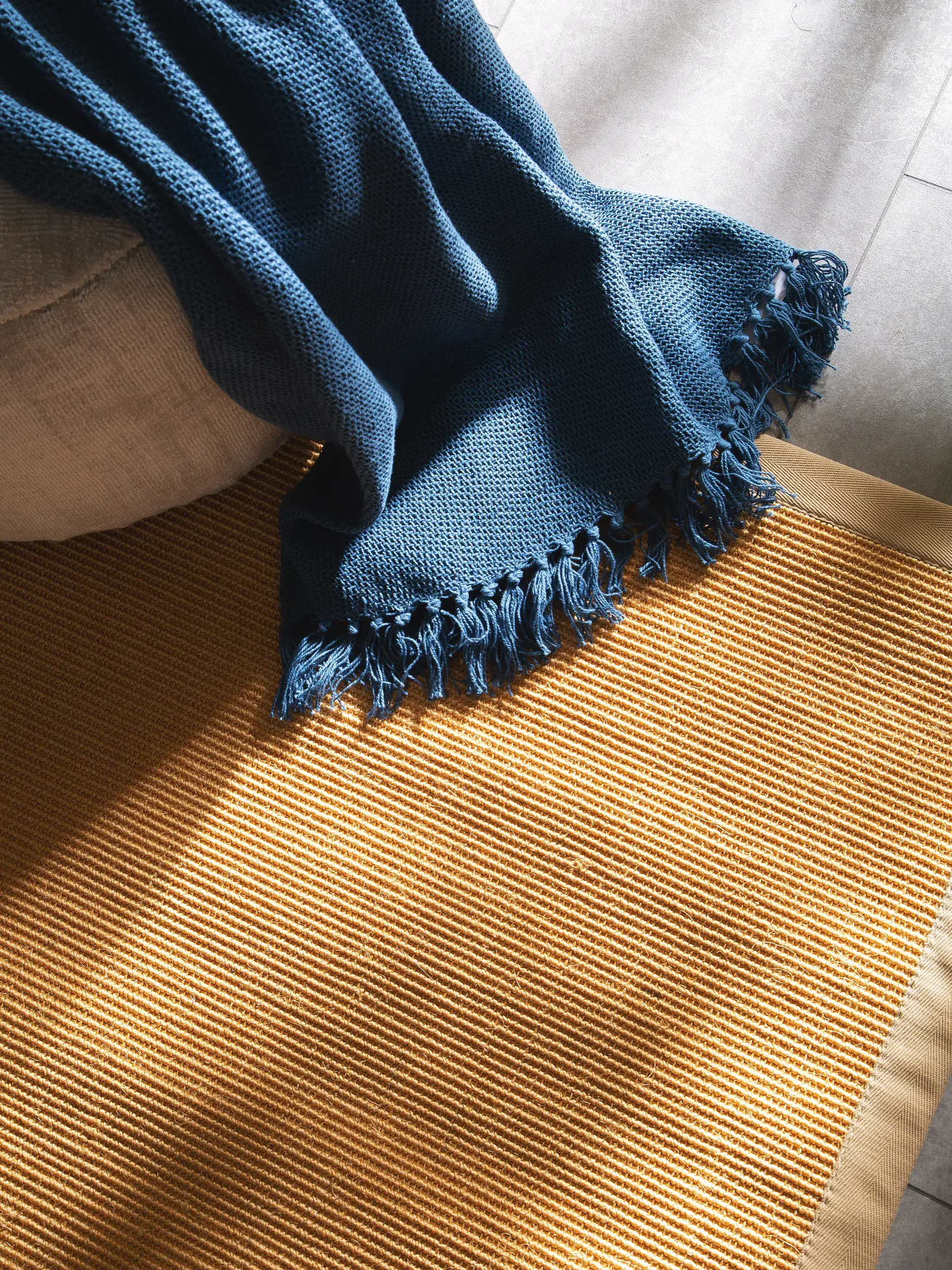 Matta av 100% Sisal i Beige med 100% Sisal hög lugg från benuta nest