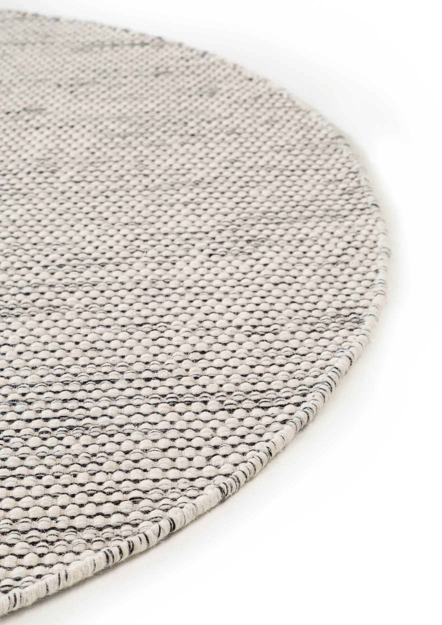 Rug made of 80% Wolle, 20% Baumwolle in Beige with a 80% Wolle, 20% Baumwolle high pile by benuta Pure