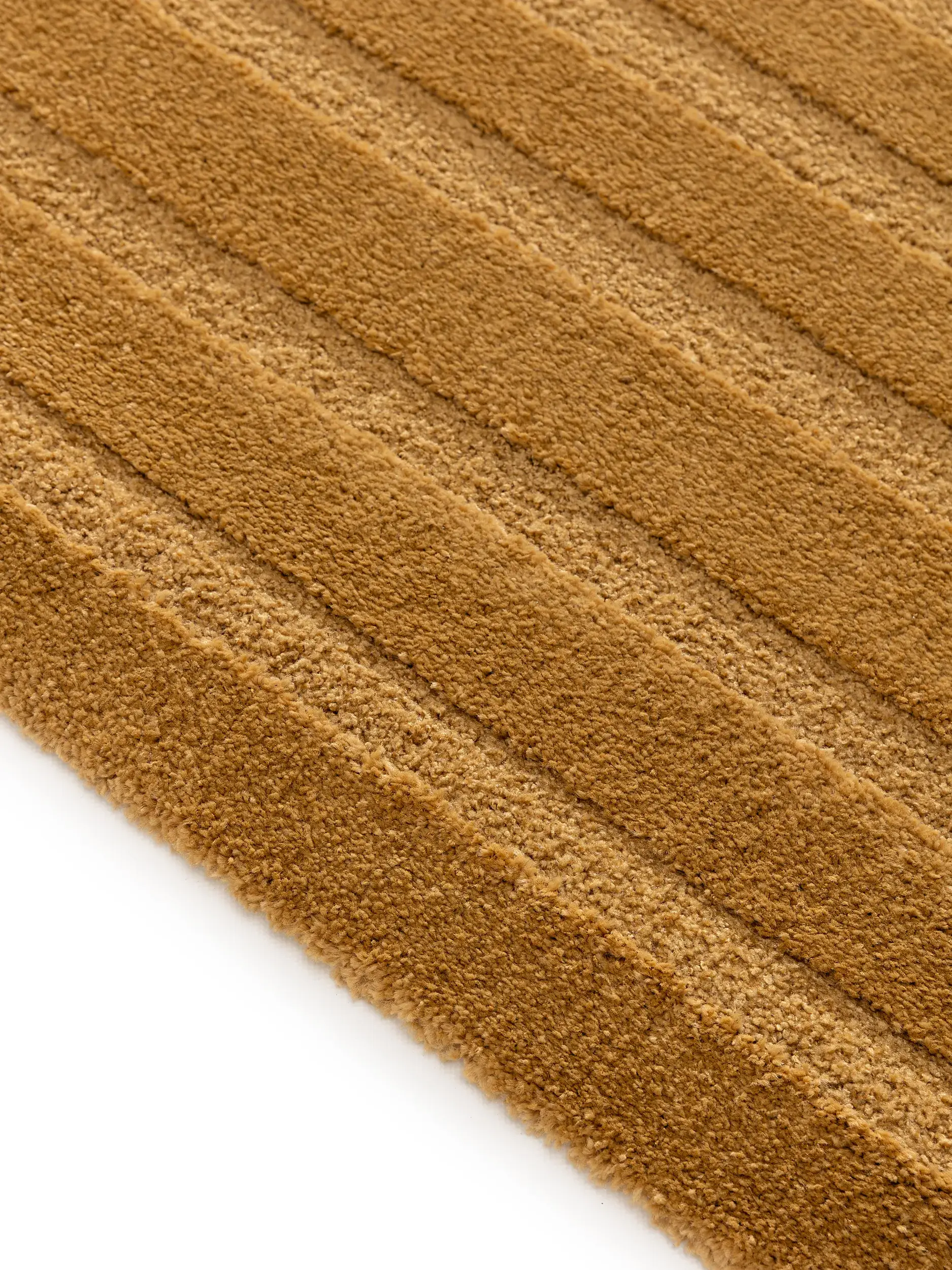 Teppich aus 60% Polypropylen, 40% Polyester in Gelb mit 60% Polypropylen, 40% Polyester hohem Flor von benuta Nest